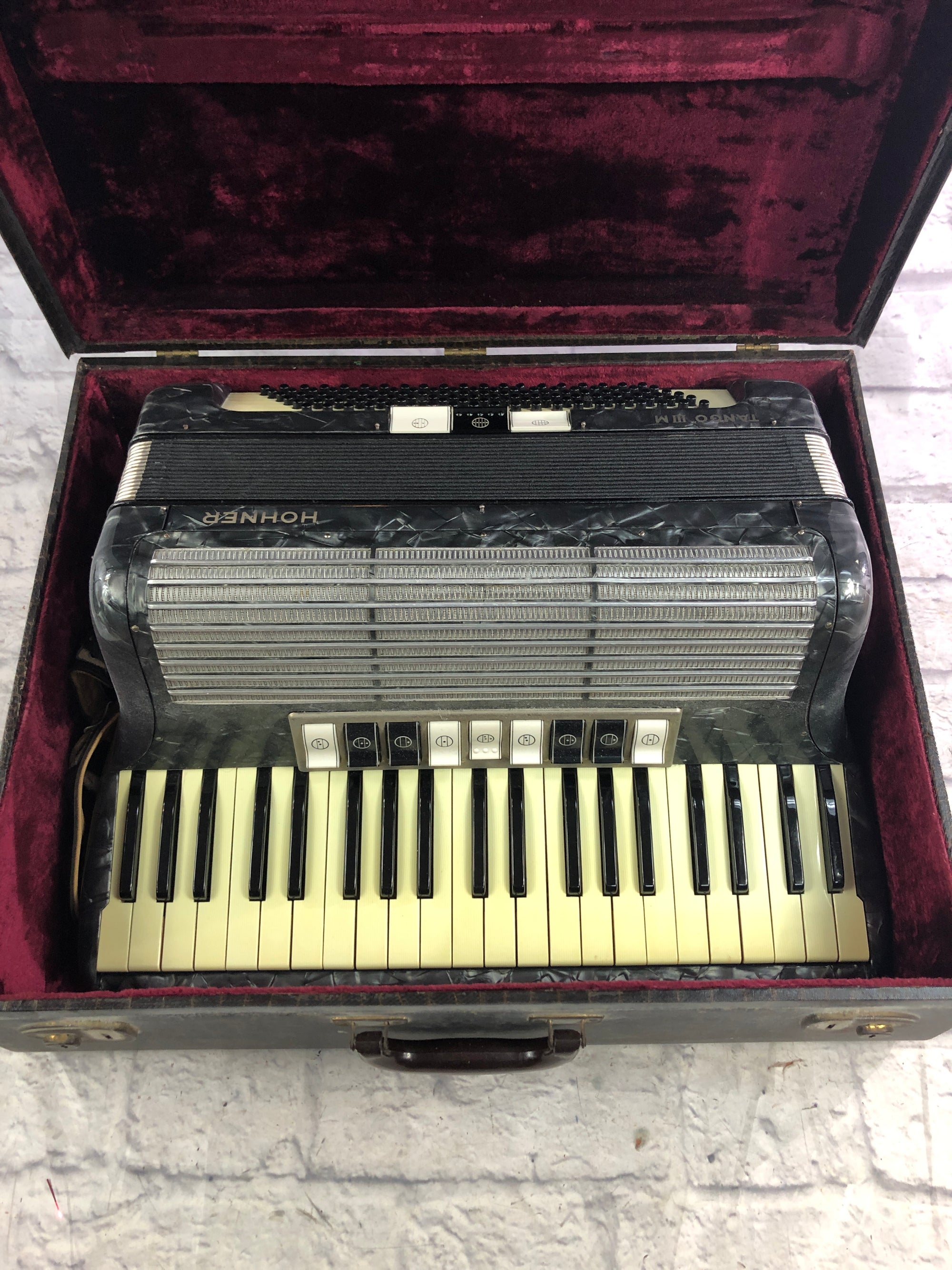 Hohner tango store vm accordion