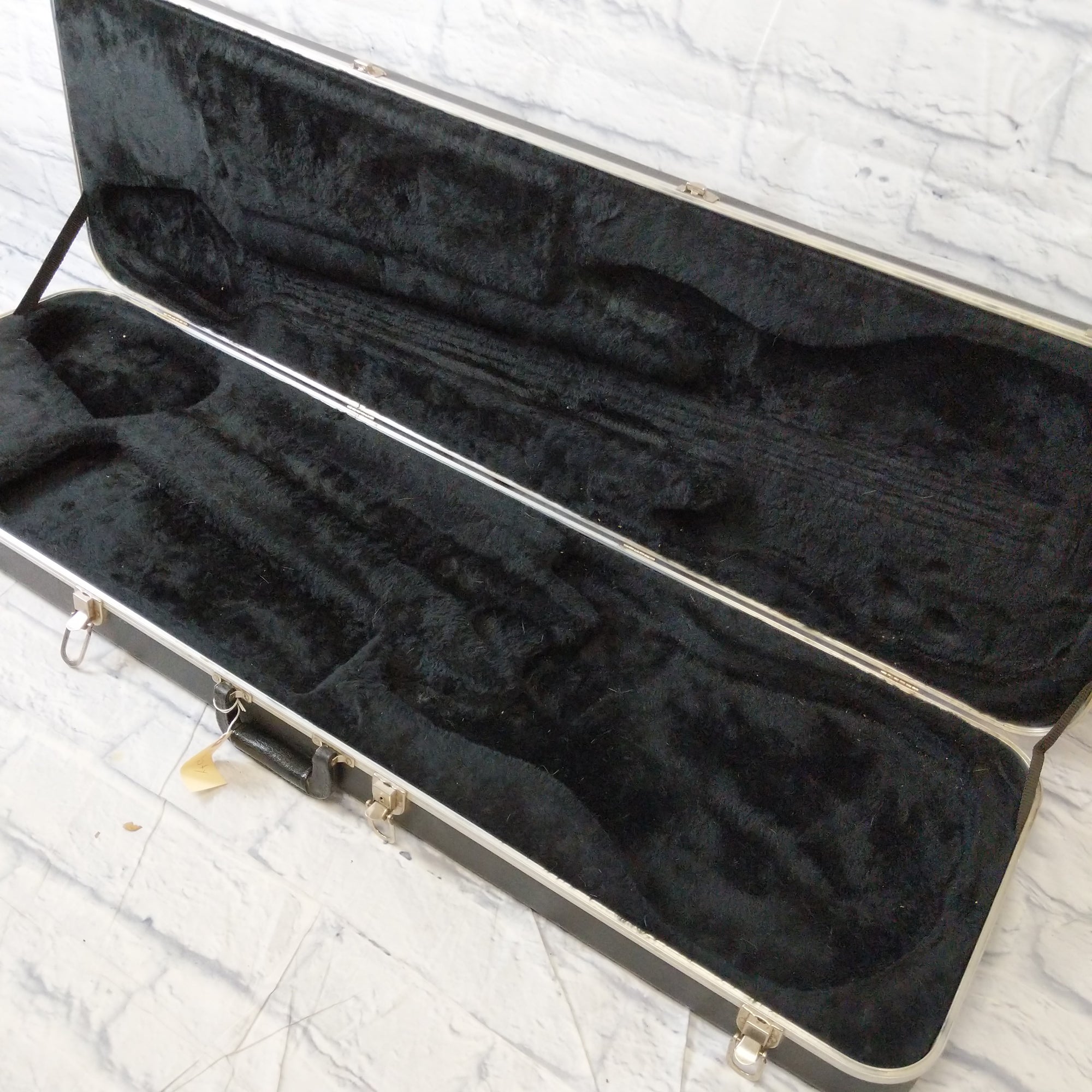 Peavey P-Bass Shell Hard Case