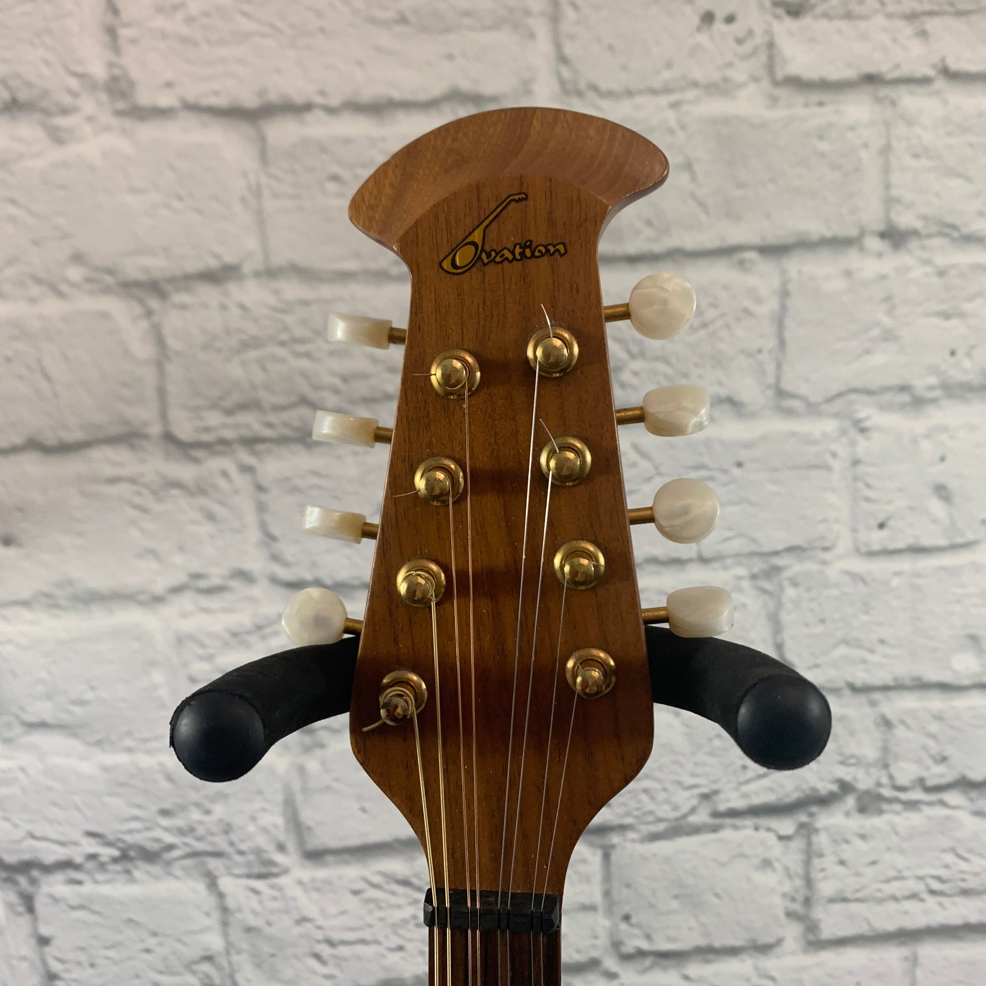 Ovation Celebrity MC-148 Mandolin w/ Hard Case