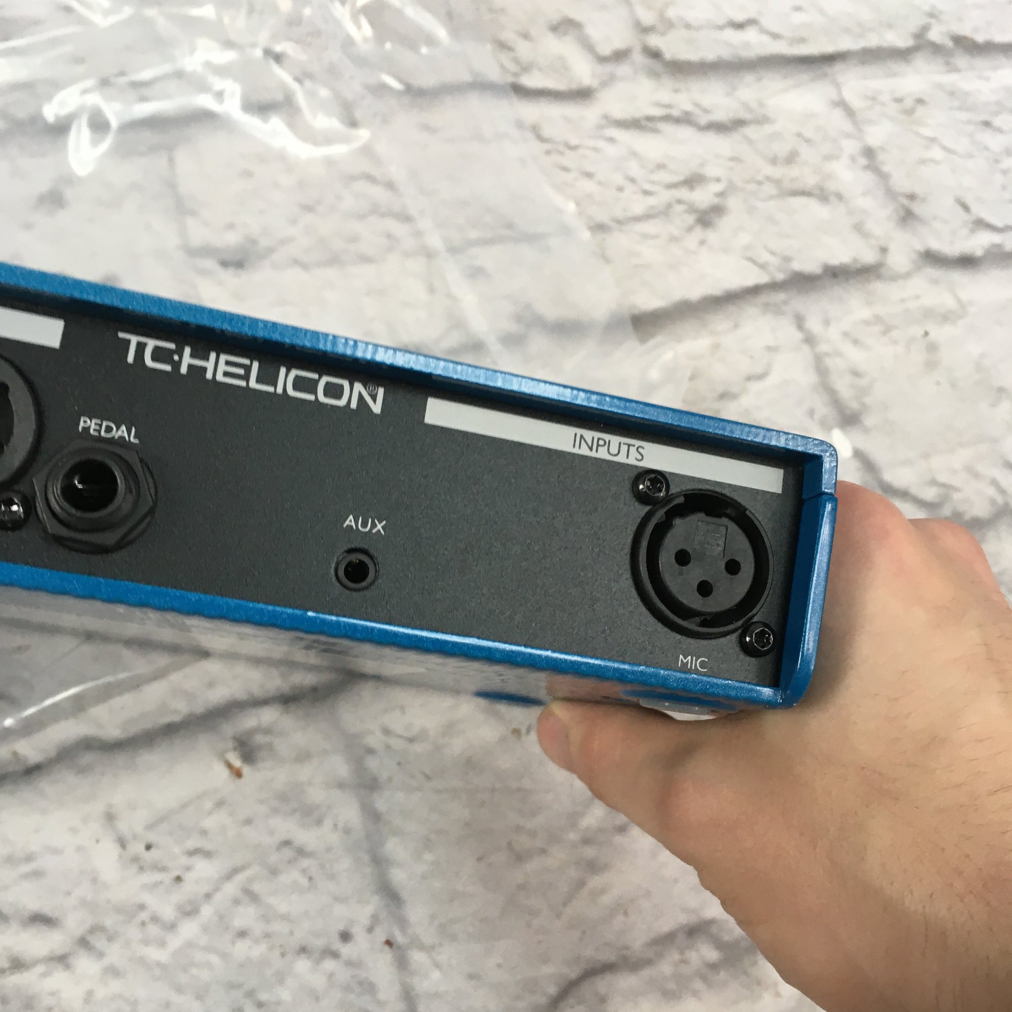 TC-HELICON VOICELIVE play 青 Amazon.com: TC Helicon Voice Live Play Vocal Effects