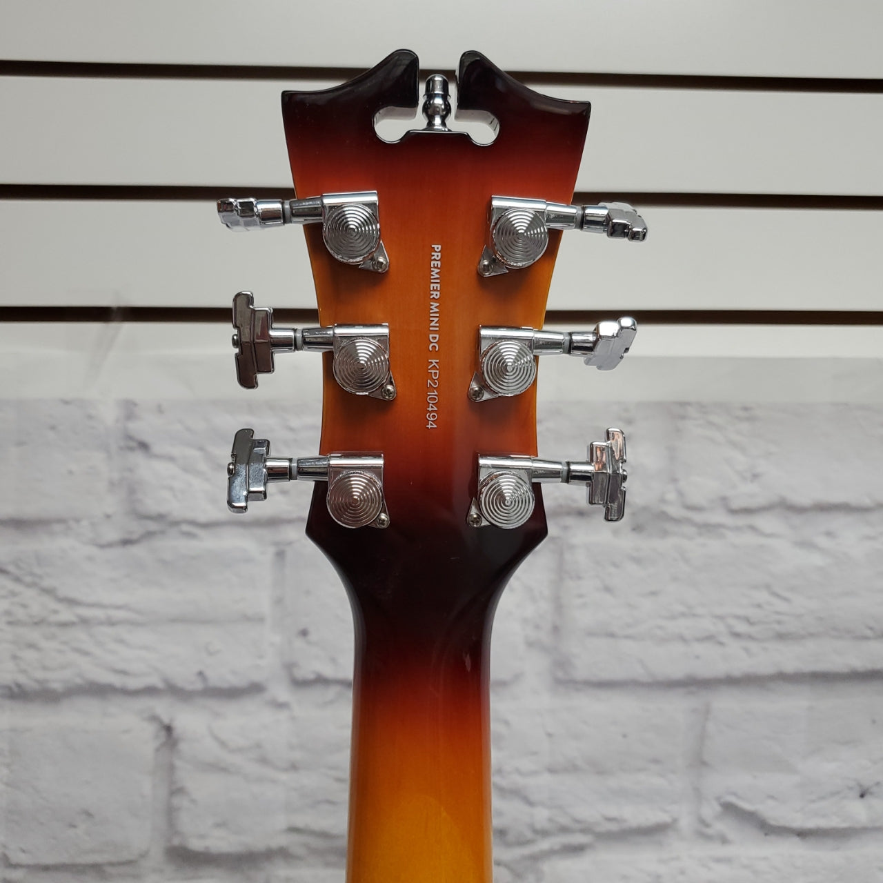 D'Angelico Premier Mini DC Sunburst w/ Gig Bag