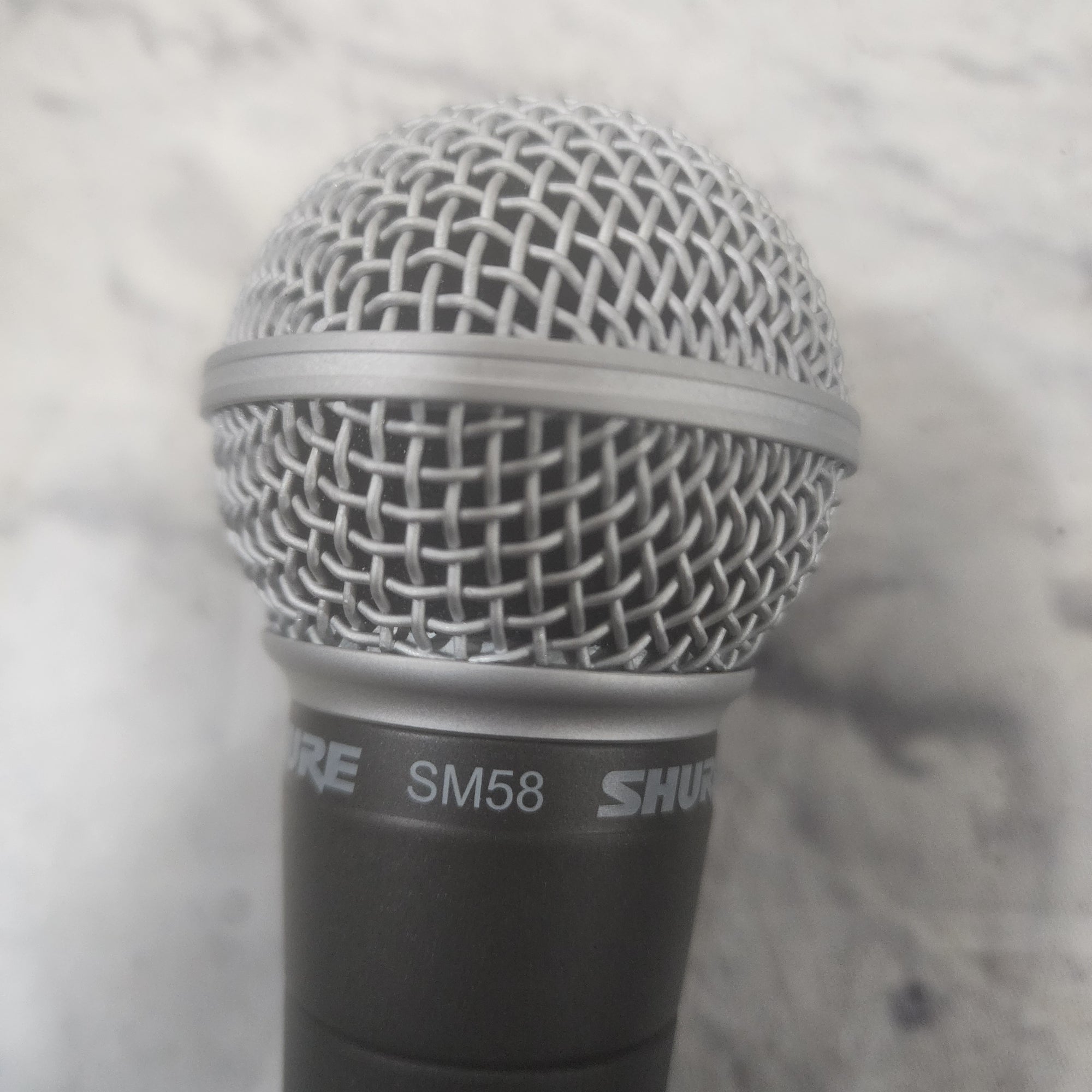 Shure SM58 Handheld Cardioid Dynamic Microphone