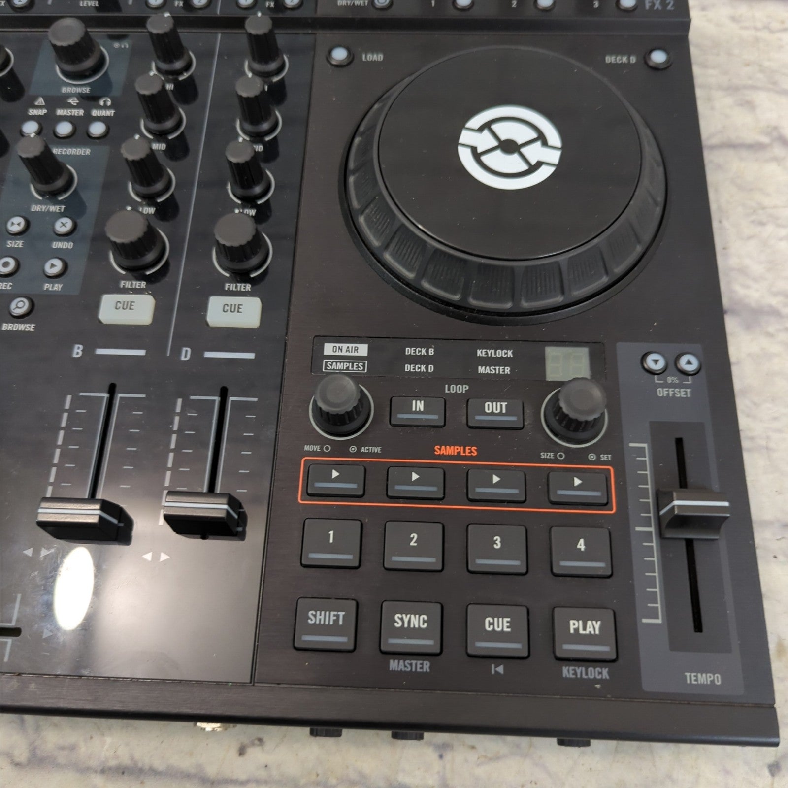 Native Instruments traktor kontrol s4 mk1 DJ Mixer