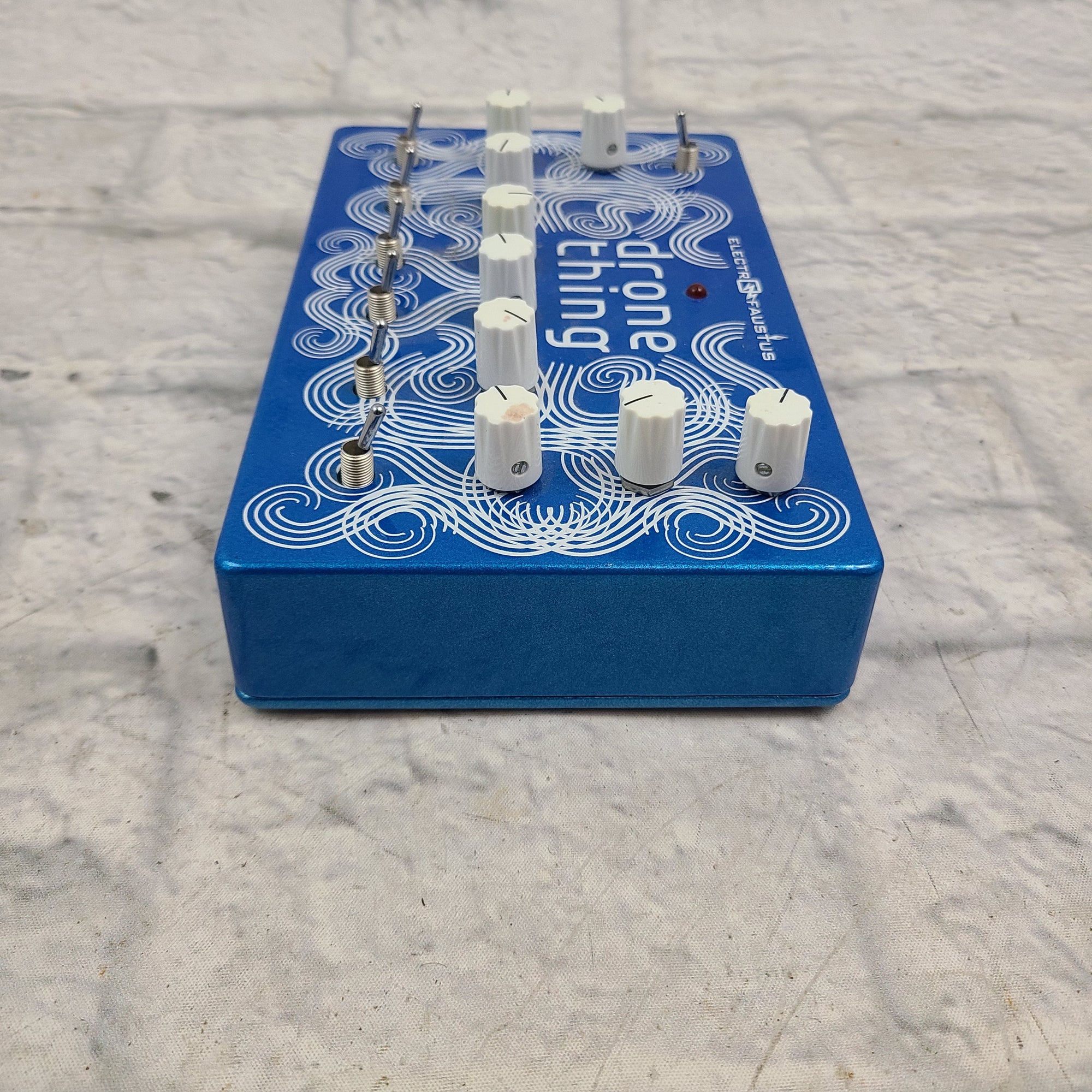 Electro Faustus Drone Thing Noise and Drone Synth