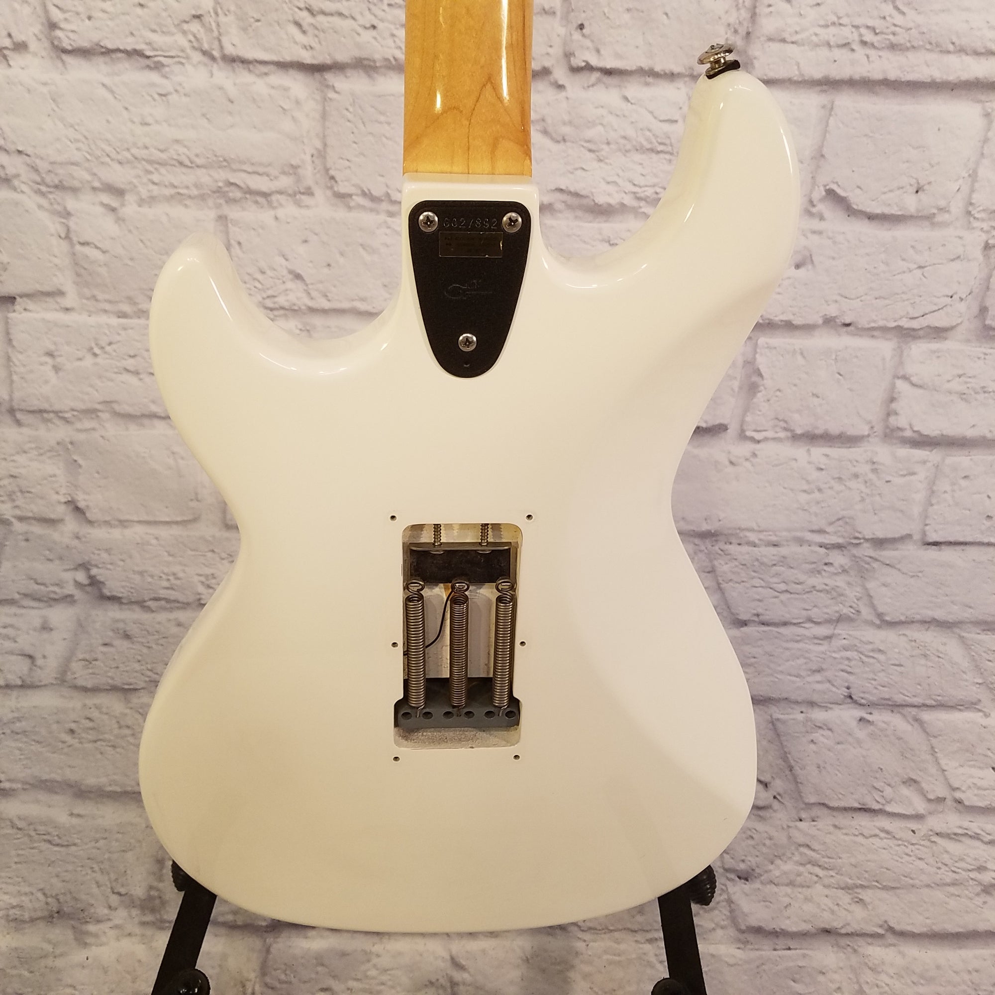G&L S-500 USA with Seymour Duncans Electric Guitar White with Hardshell Case