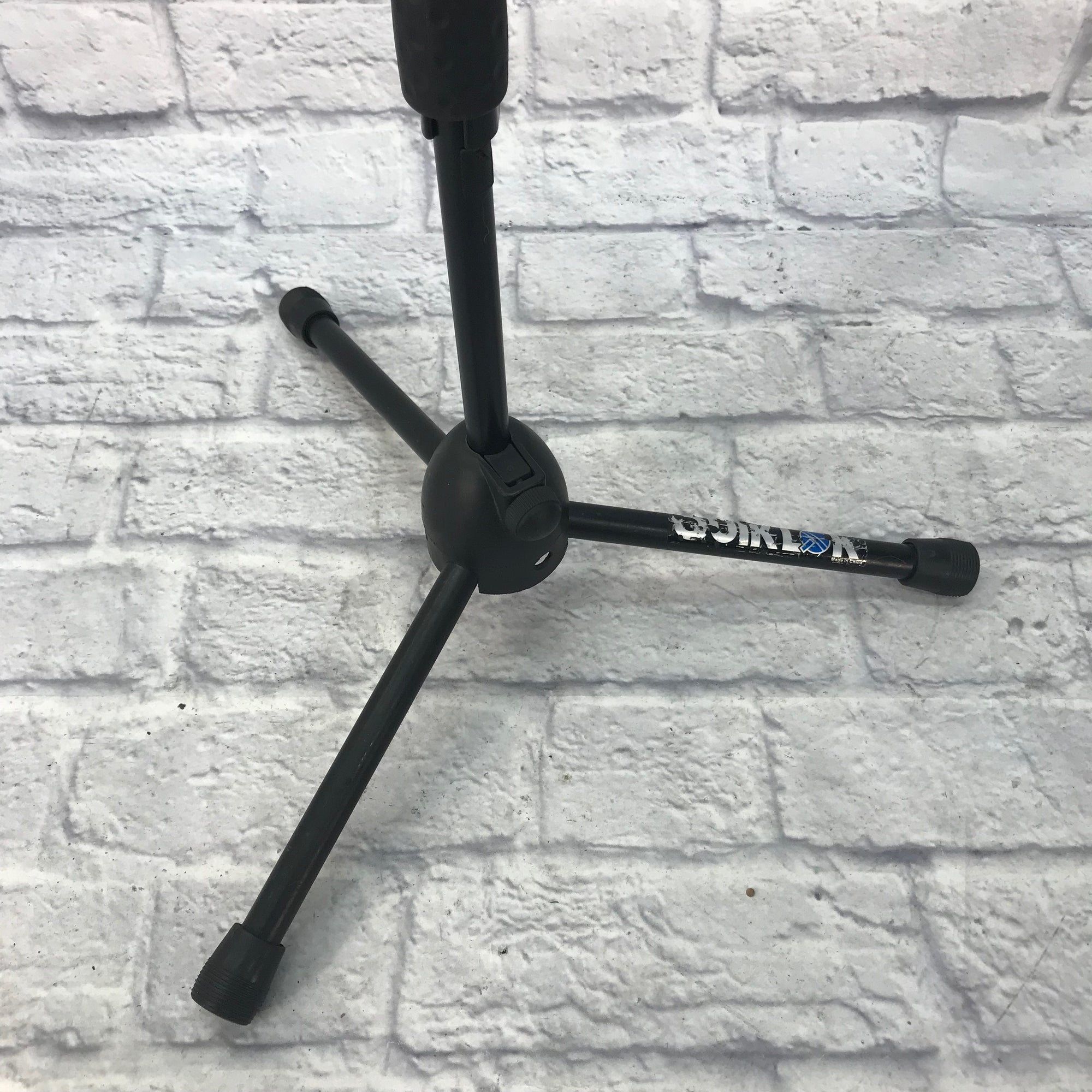 Quick Lok Short Tripod Microphone Straight Stand