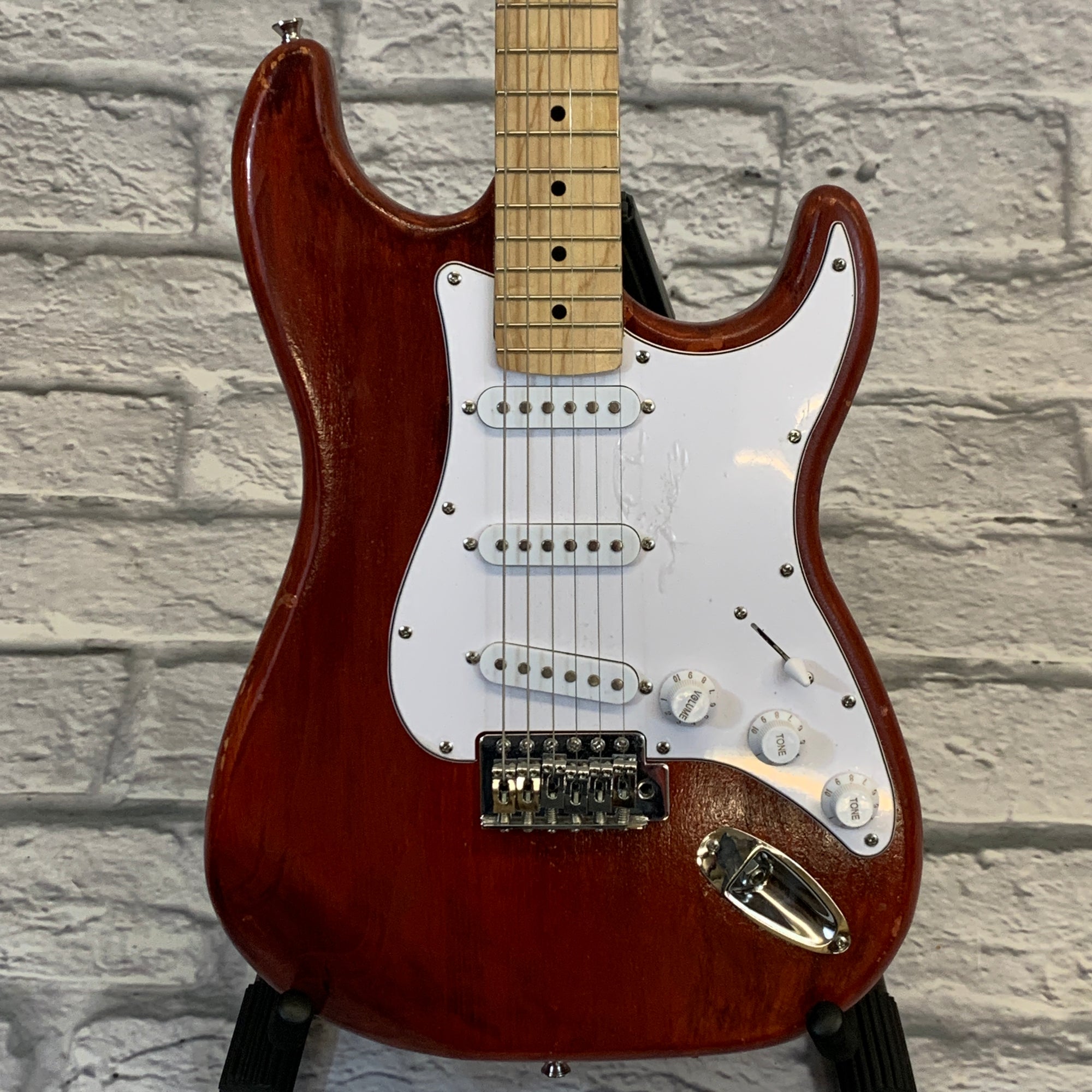 Unknown Strat-Style Electric Guitar