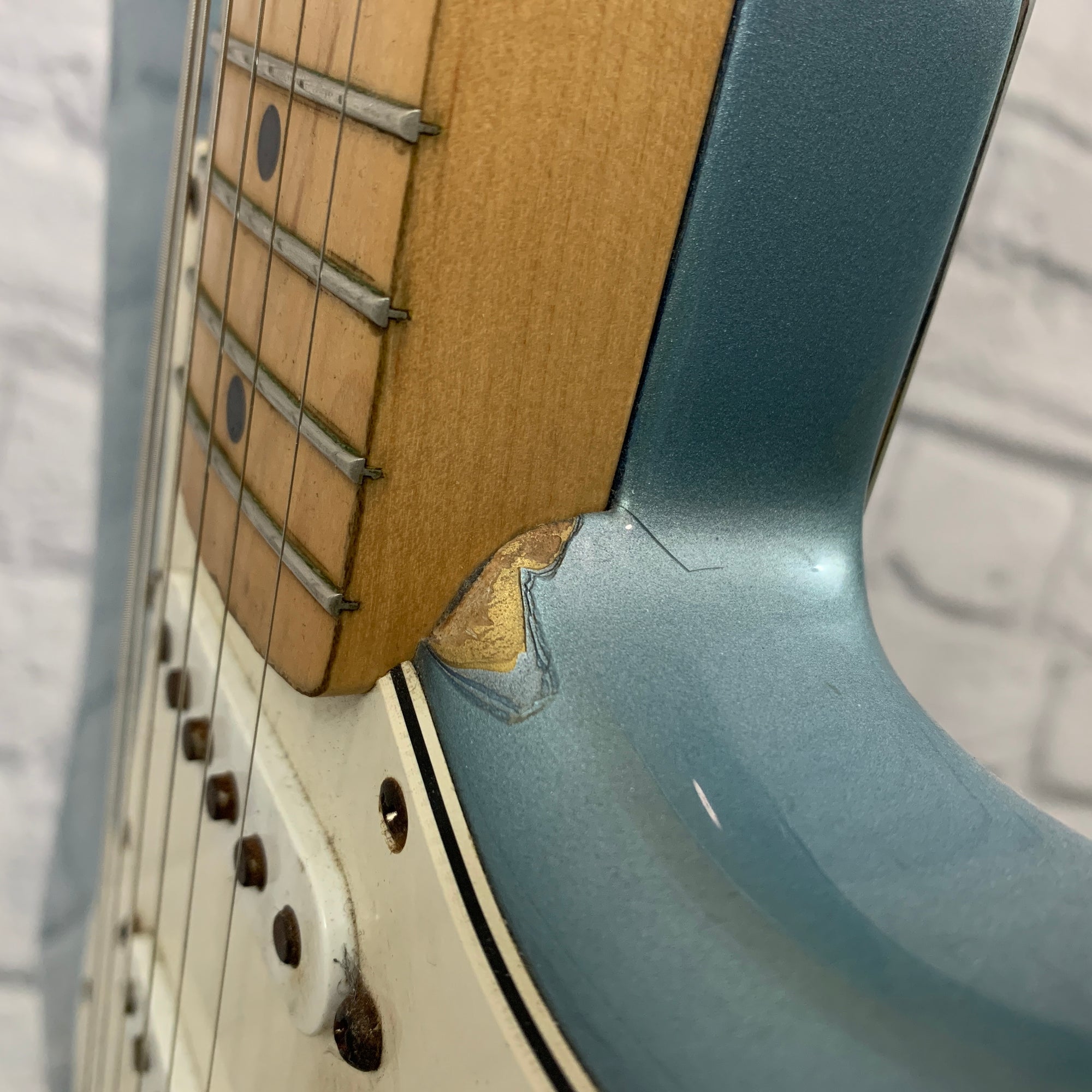 MIM 2005/2006 Fender Stratocaster Electric Guitar - Blue