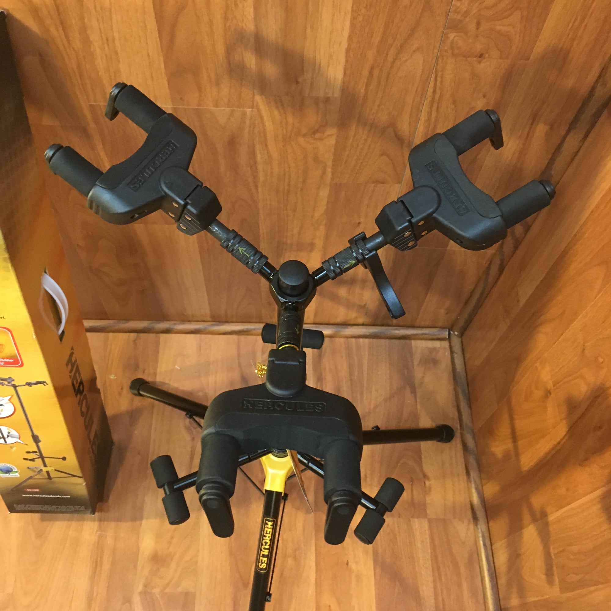 Hercules Stands GS432B Hanging Guitar Stand - Triple