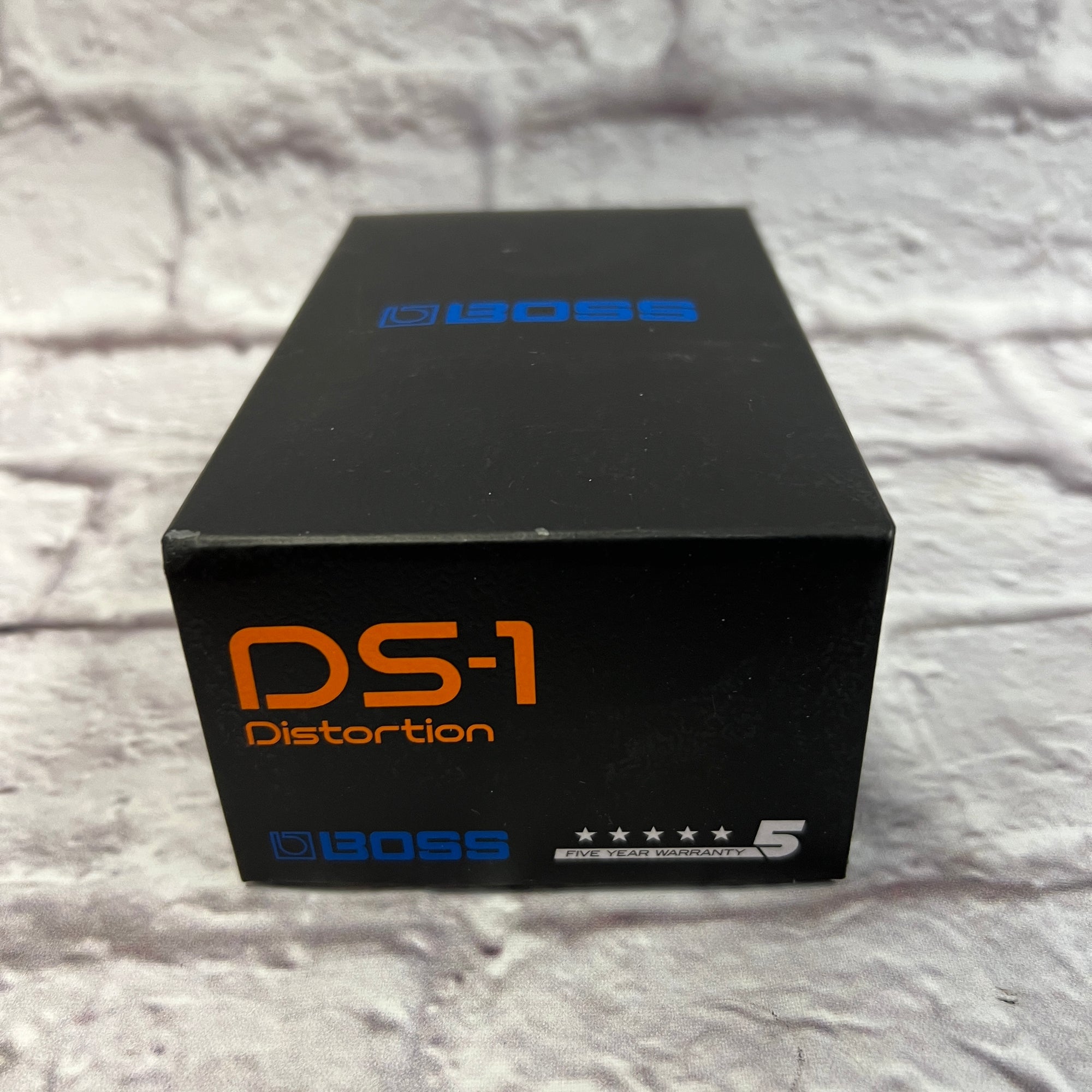 boss pedal box Boss DS-1 Distortion Pedal