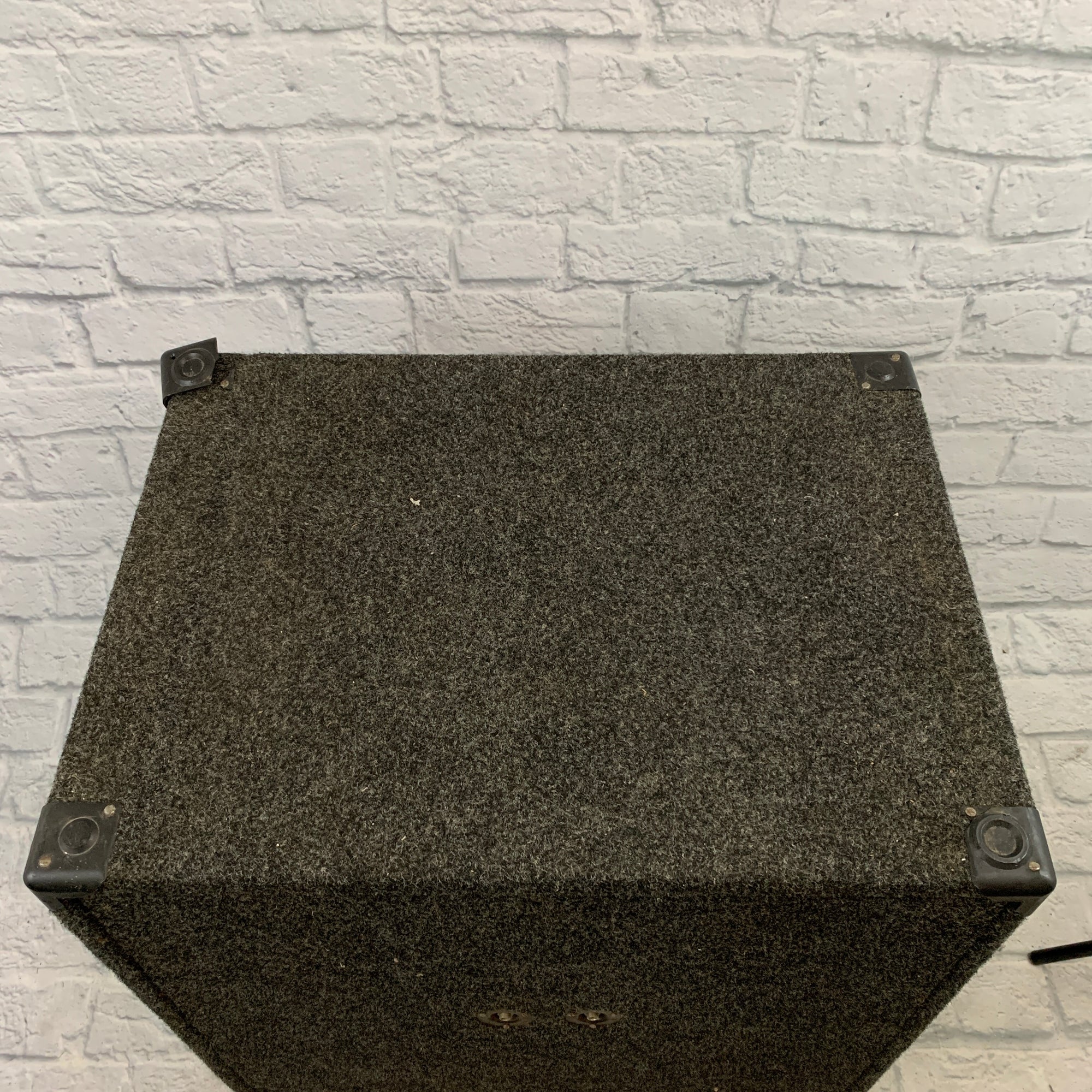 Unknown 15" Carpeted Speaker Bass Cabinet