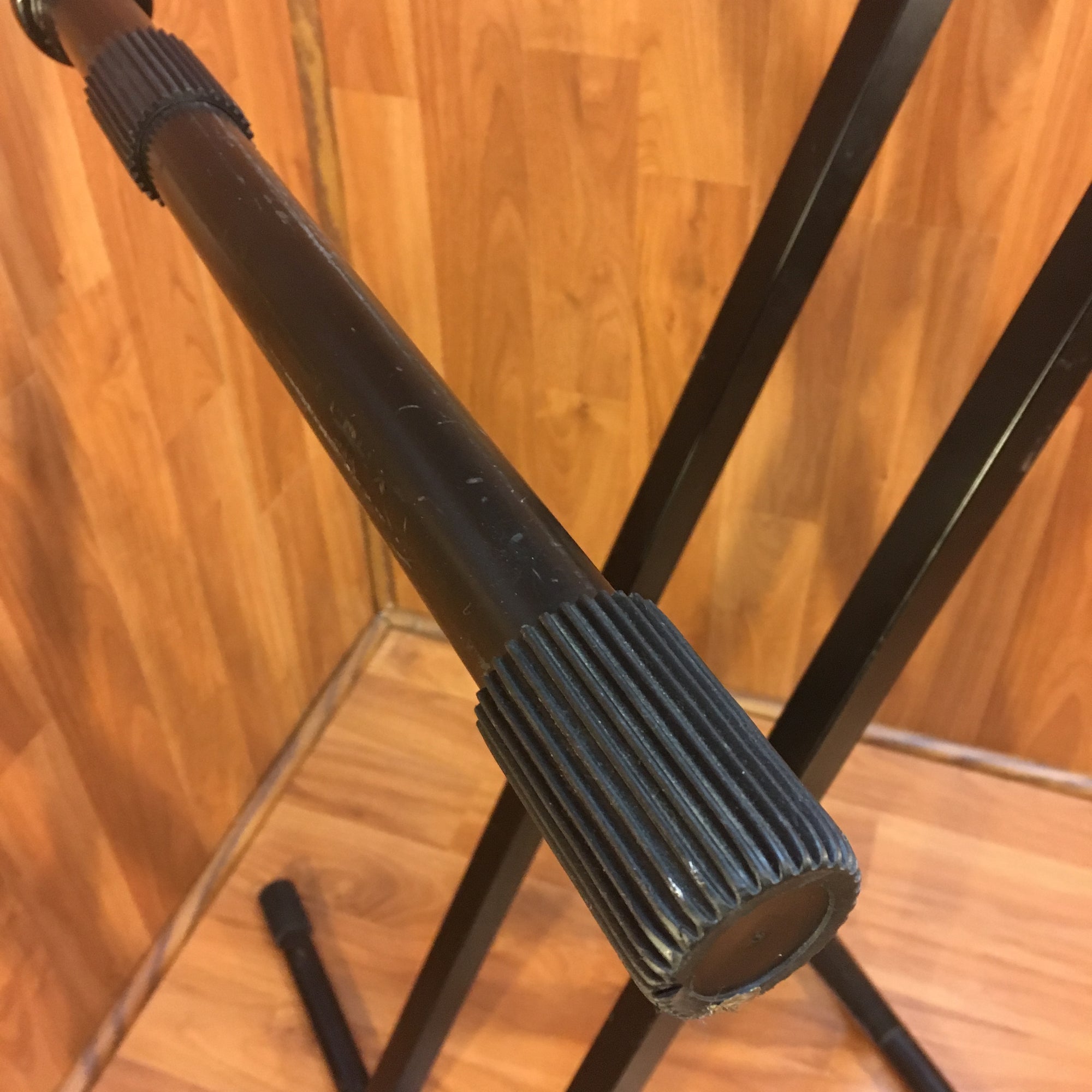 On-Stage Double X Keyboard Stand
