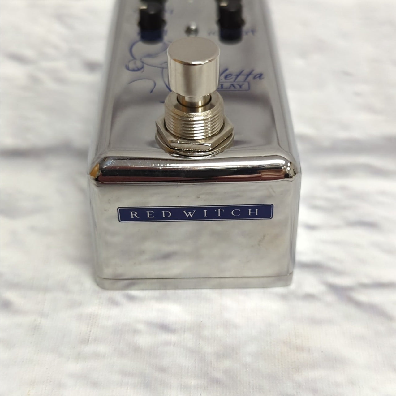 Red Witch Violetta Delay Pedal