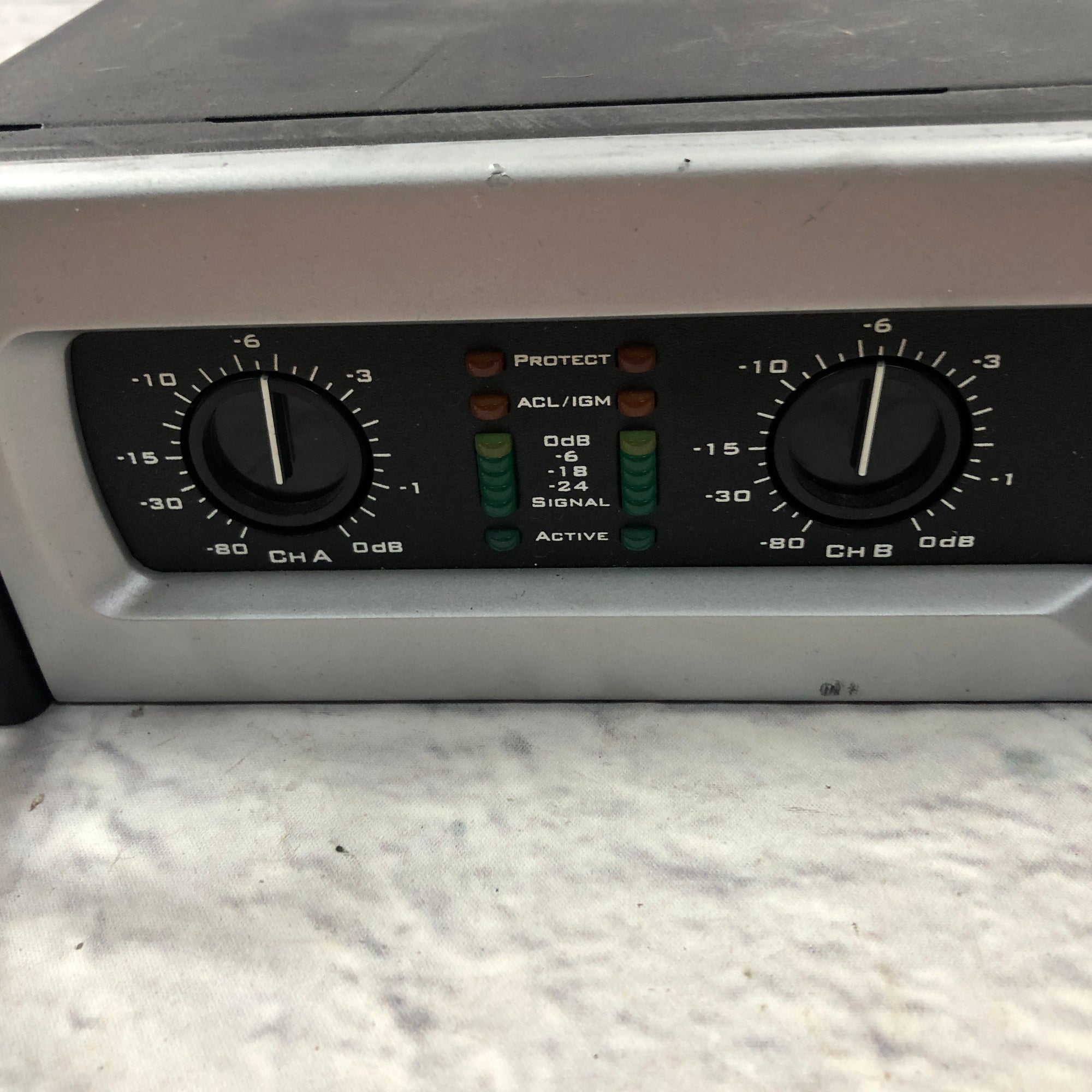 Crest Audio CD-2000 Power Amp
