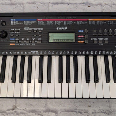 Yamaha PSR-E263 61-Key Electronic Keyboard