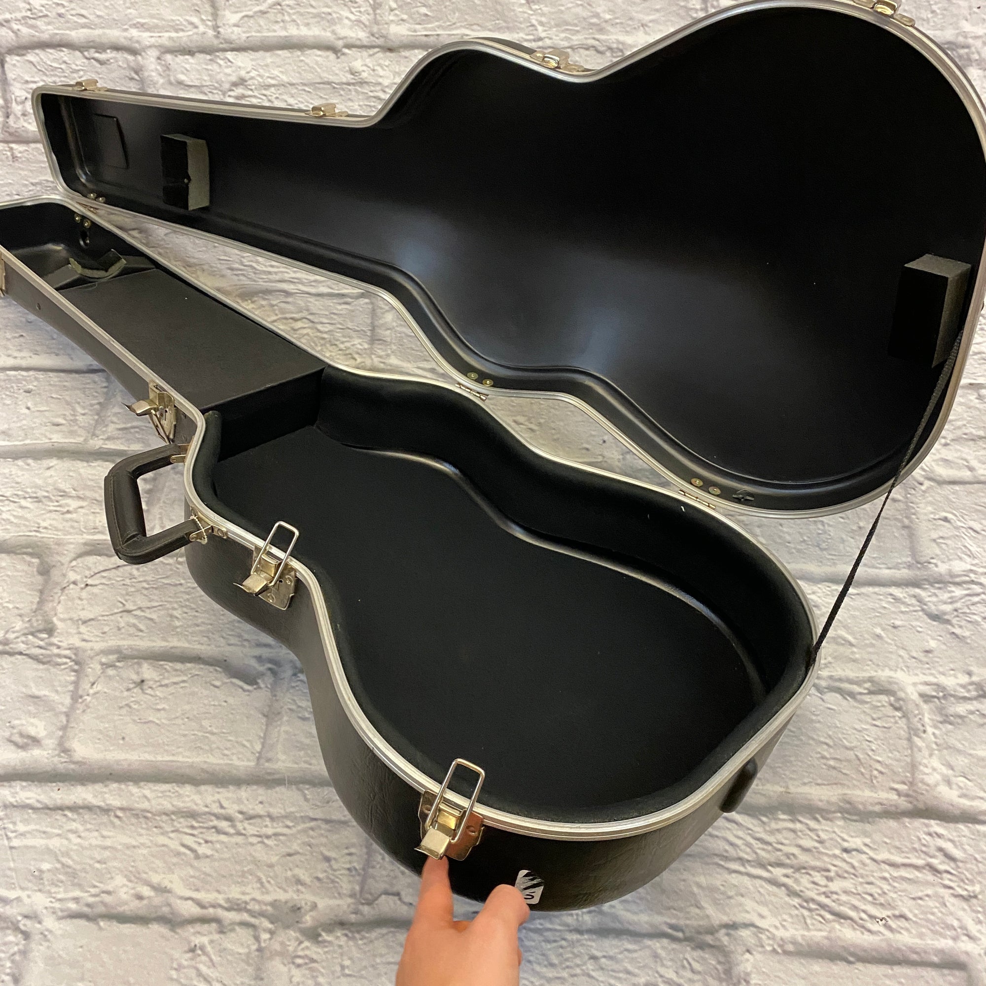 SKB Acoustic Guitar Hard Case
