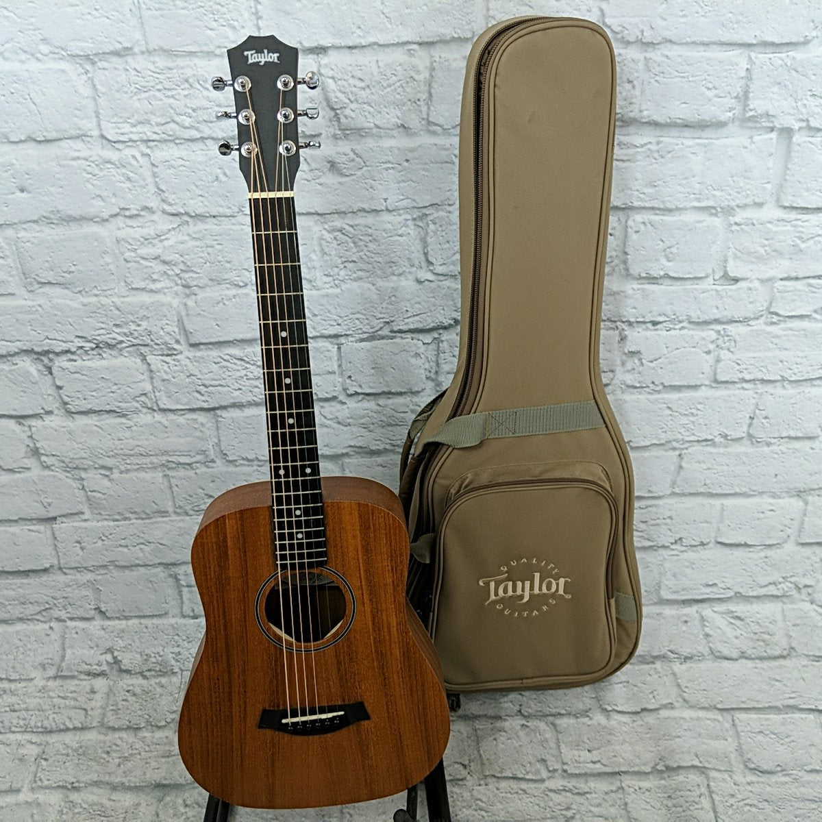 Taylor BT2 Baby Taylor Mahogany Top w/Case - Evolution Music