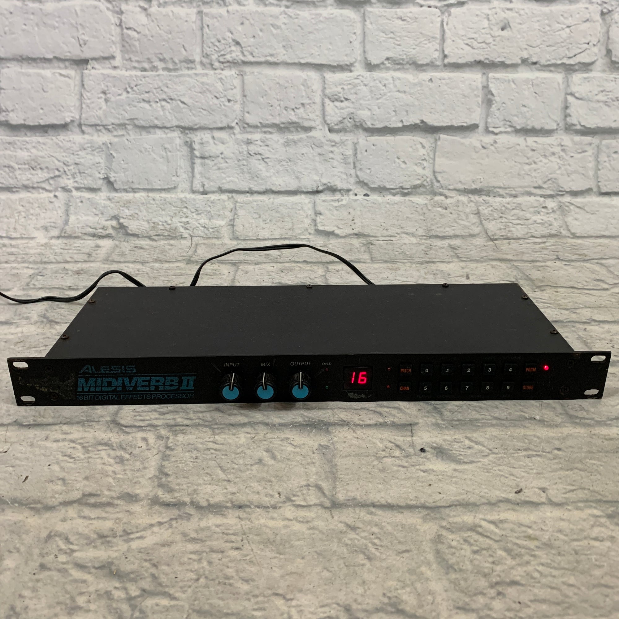 Alesis Reverb Rack Alesis MIDIVerb II Rack Reverb Unit - Evolution Music