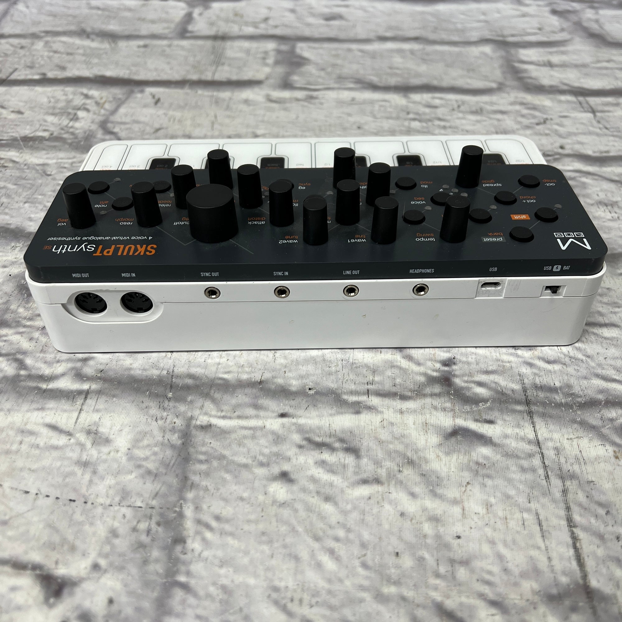 Modal Skulpt Digital Synth
