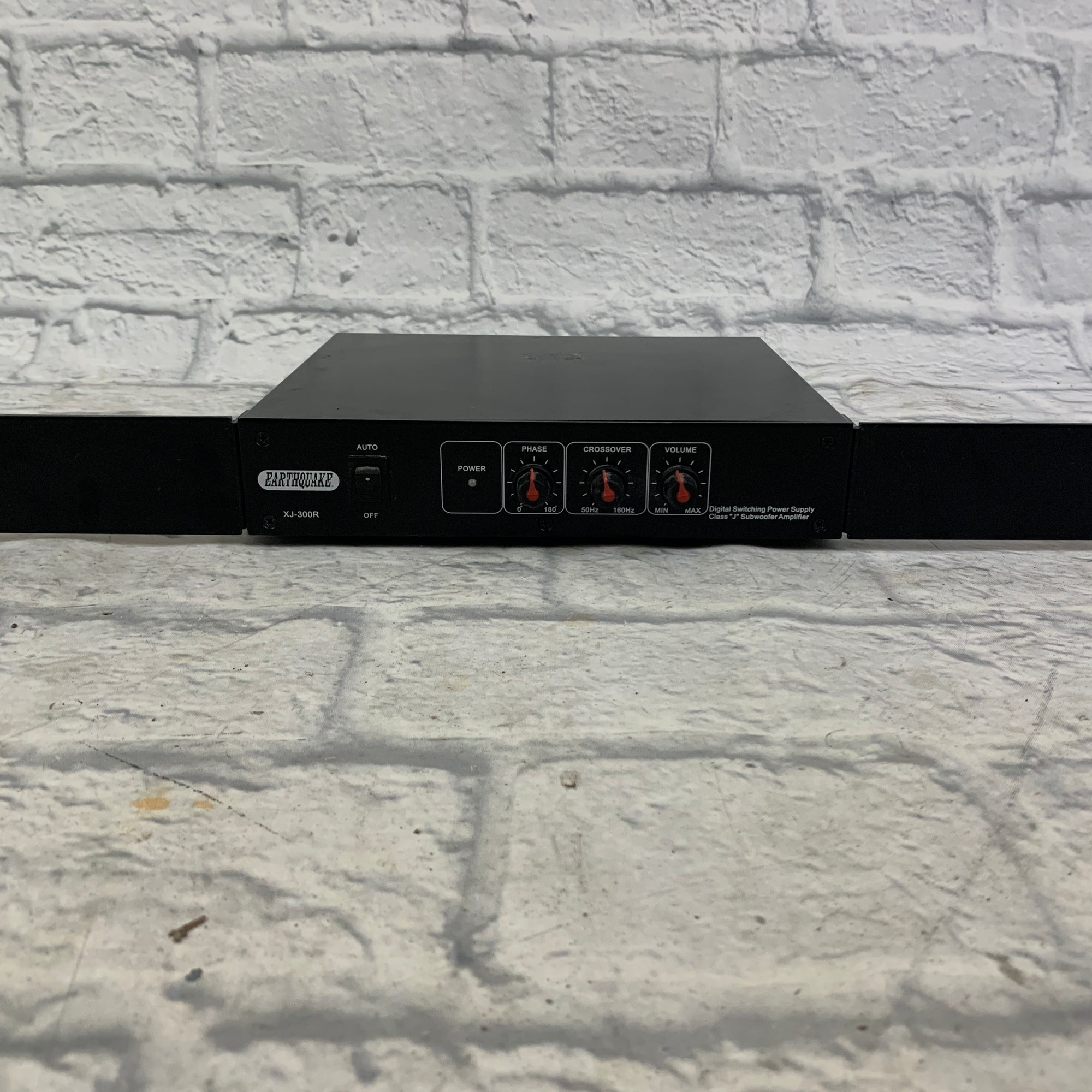 Earthquake Music XJ-300R Switching Power Supply Subwoofer Amplifer