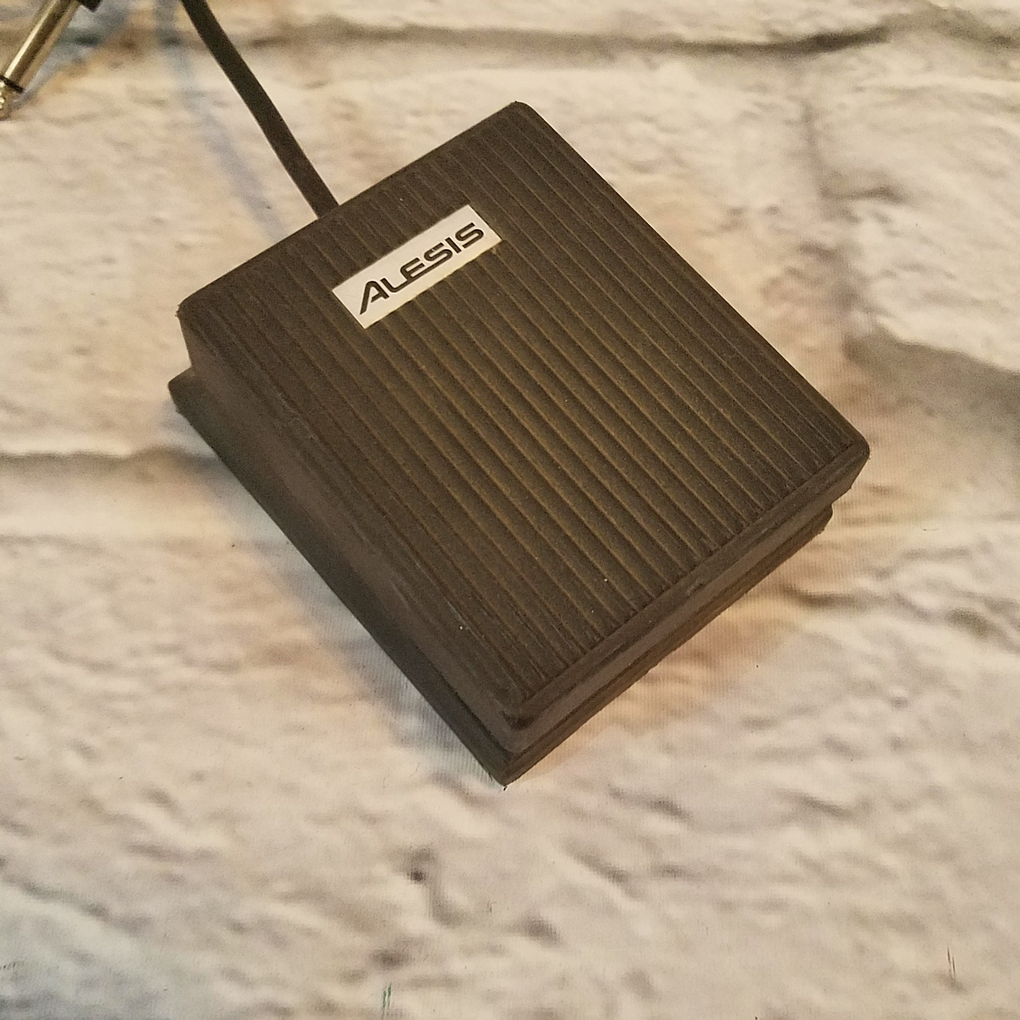 alesis sustain pedal Alesis Sustain Pedal