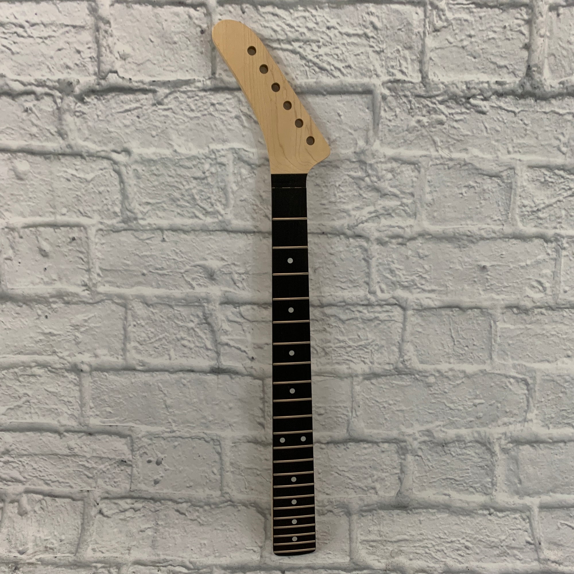 Reverse-Headstock Explorer-Style Electric Guitar Neck