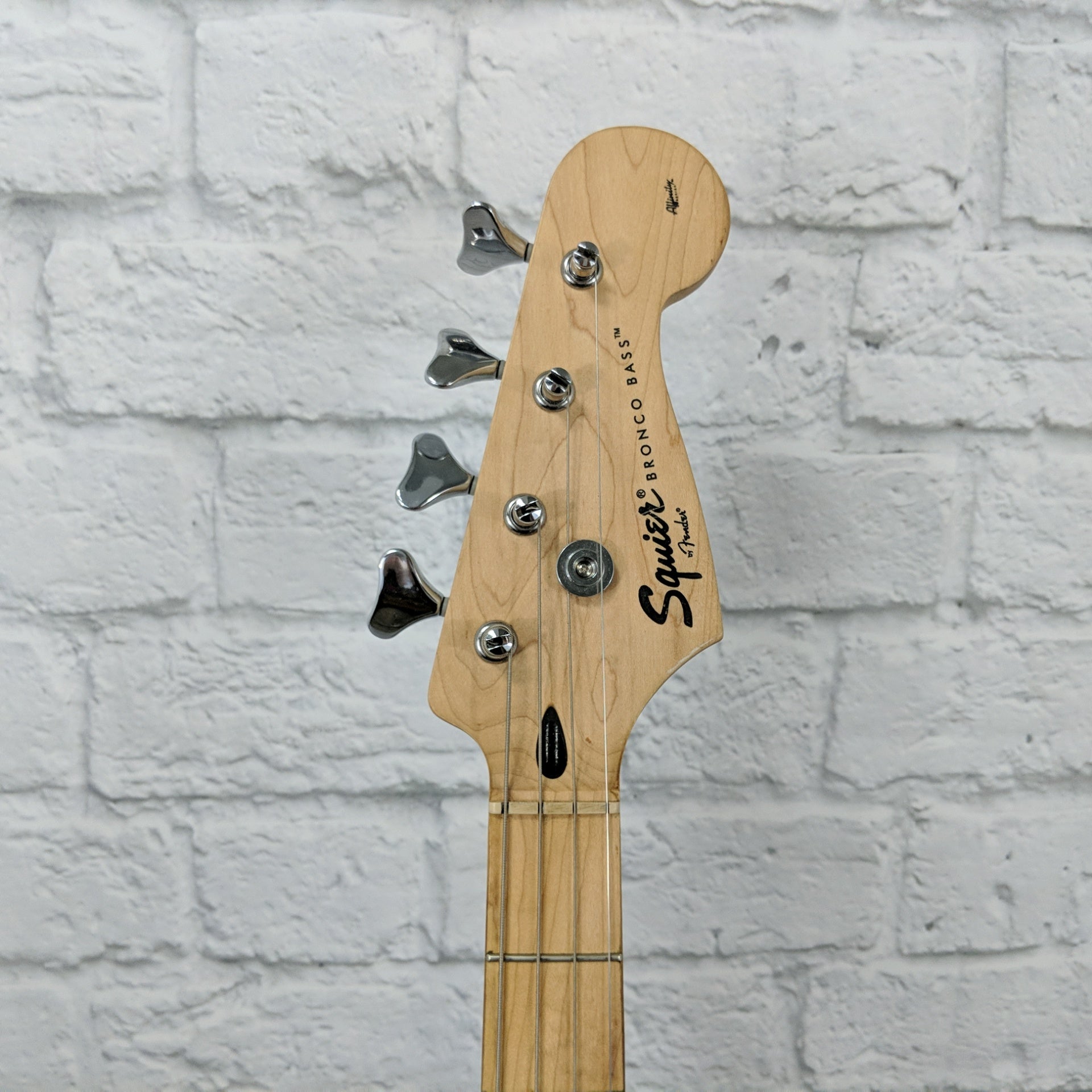 Squier Affinity Short Scale Bronco Bass