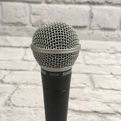Shure SM58 Dynamic Microphone
