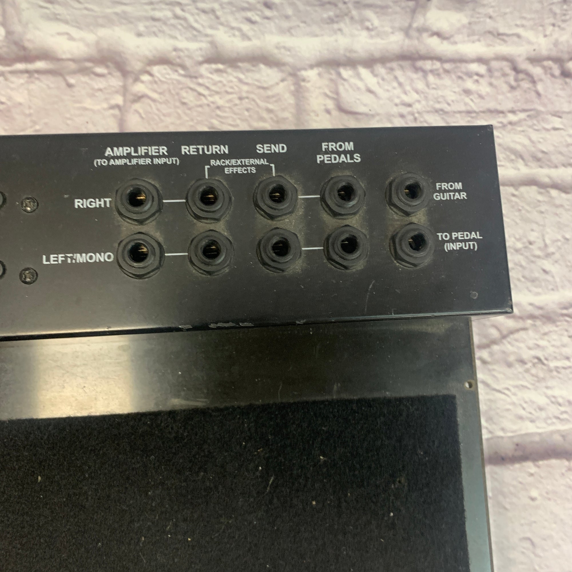 Furman SPB-8 Powered Pedalboard Board Only