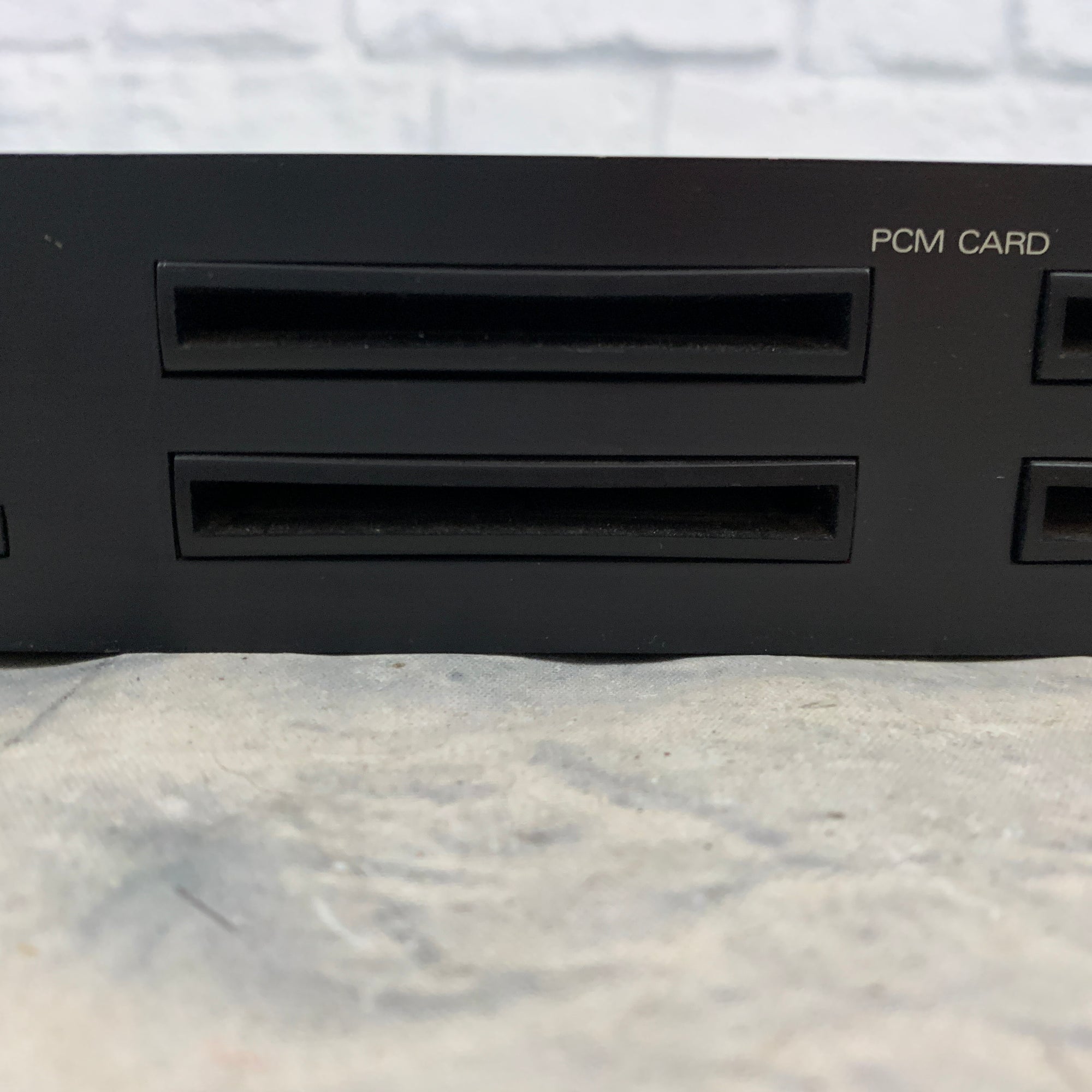 Roland U-110 P CM Rackmount Synth Sound Module