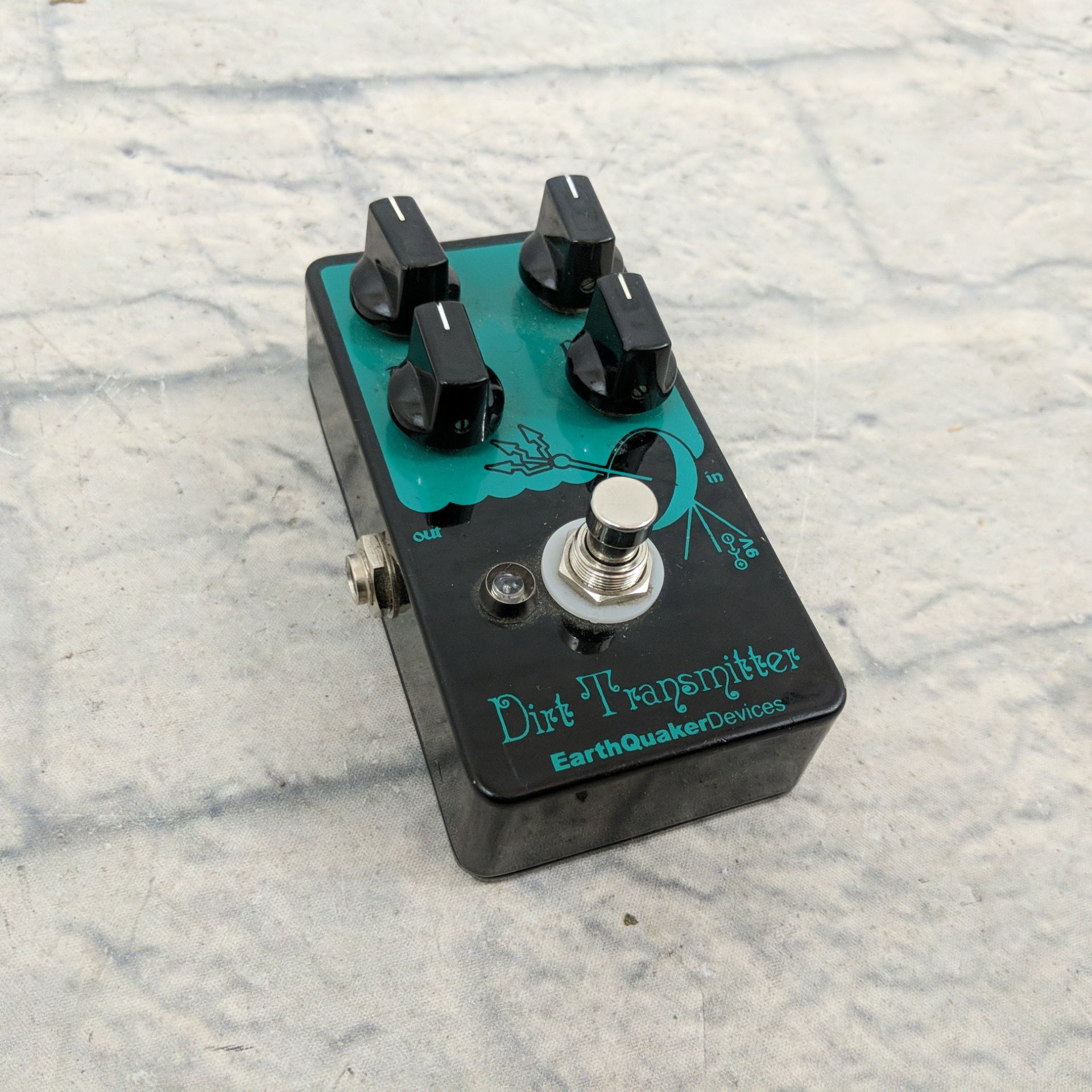 dirt transmitter pedal EarthQuaker Devices Dirt Transmitter Fuzz Pedal