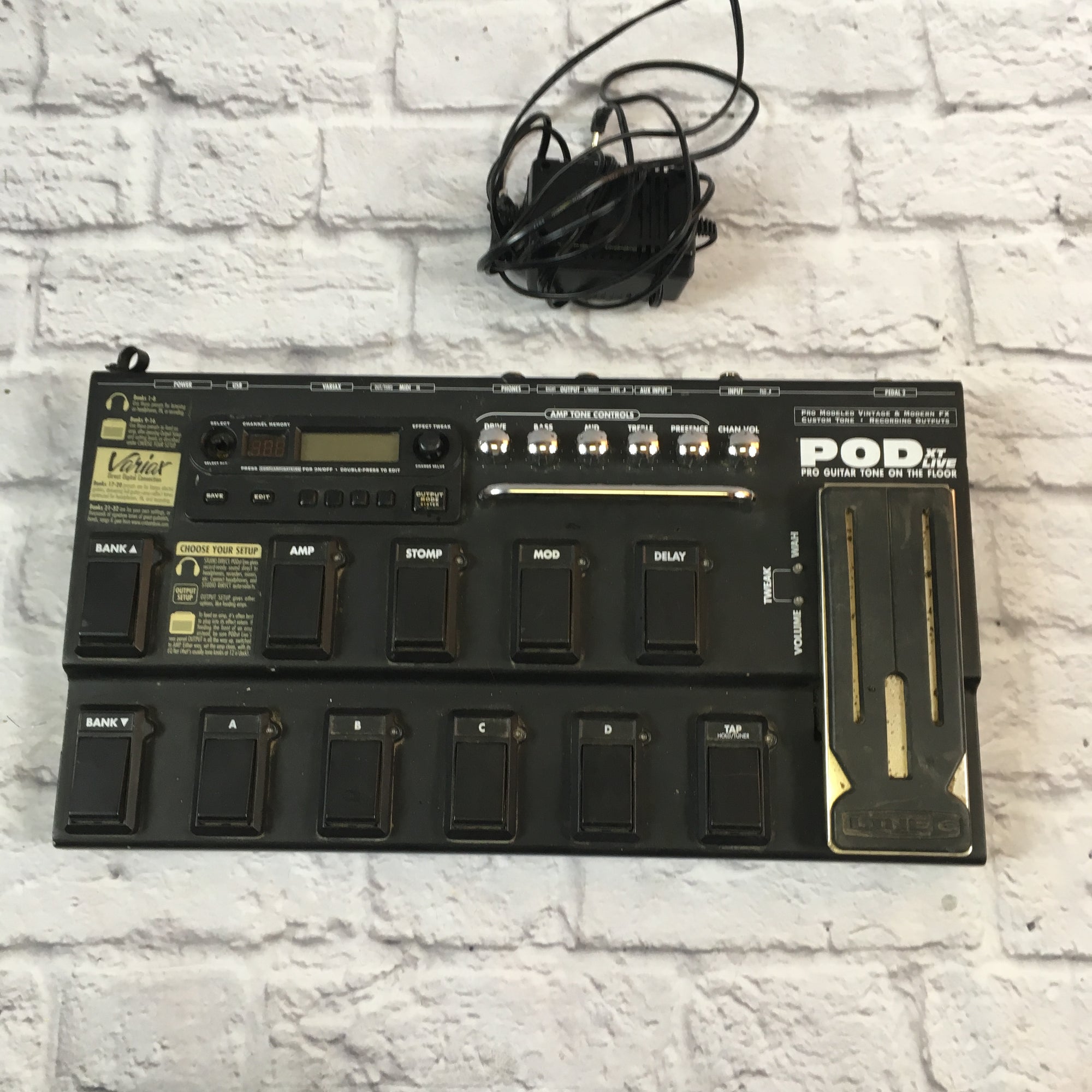 Line 6 Pod XT Live Multi-Effects Pedal - Evolution Music