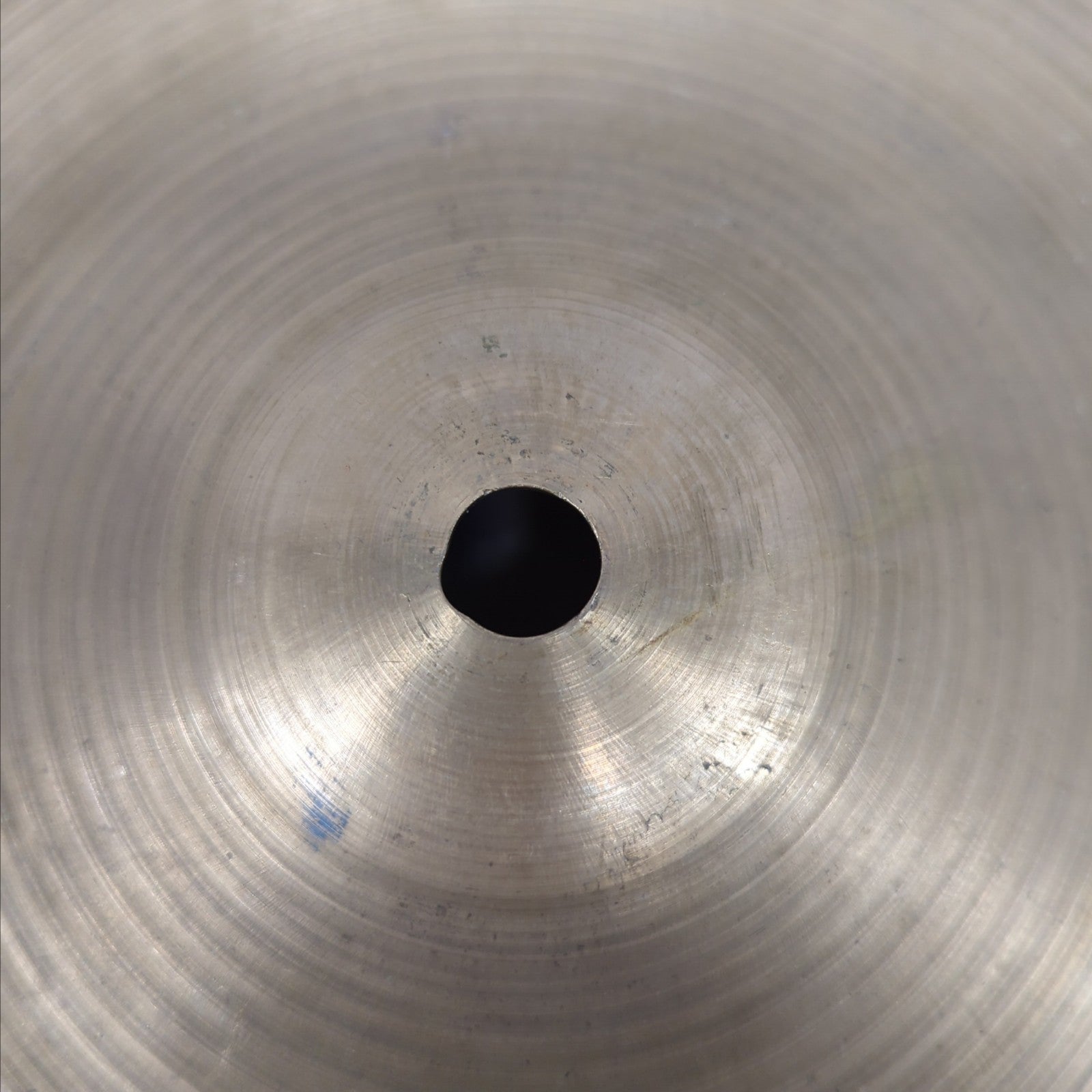 Zildjian 18 "Light Ride" Vintage 70s Hollow Logo Ride Cymbal 1565g