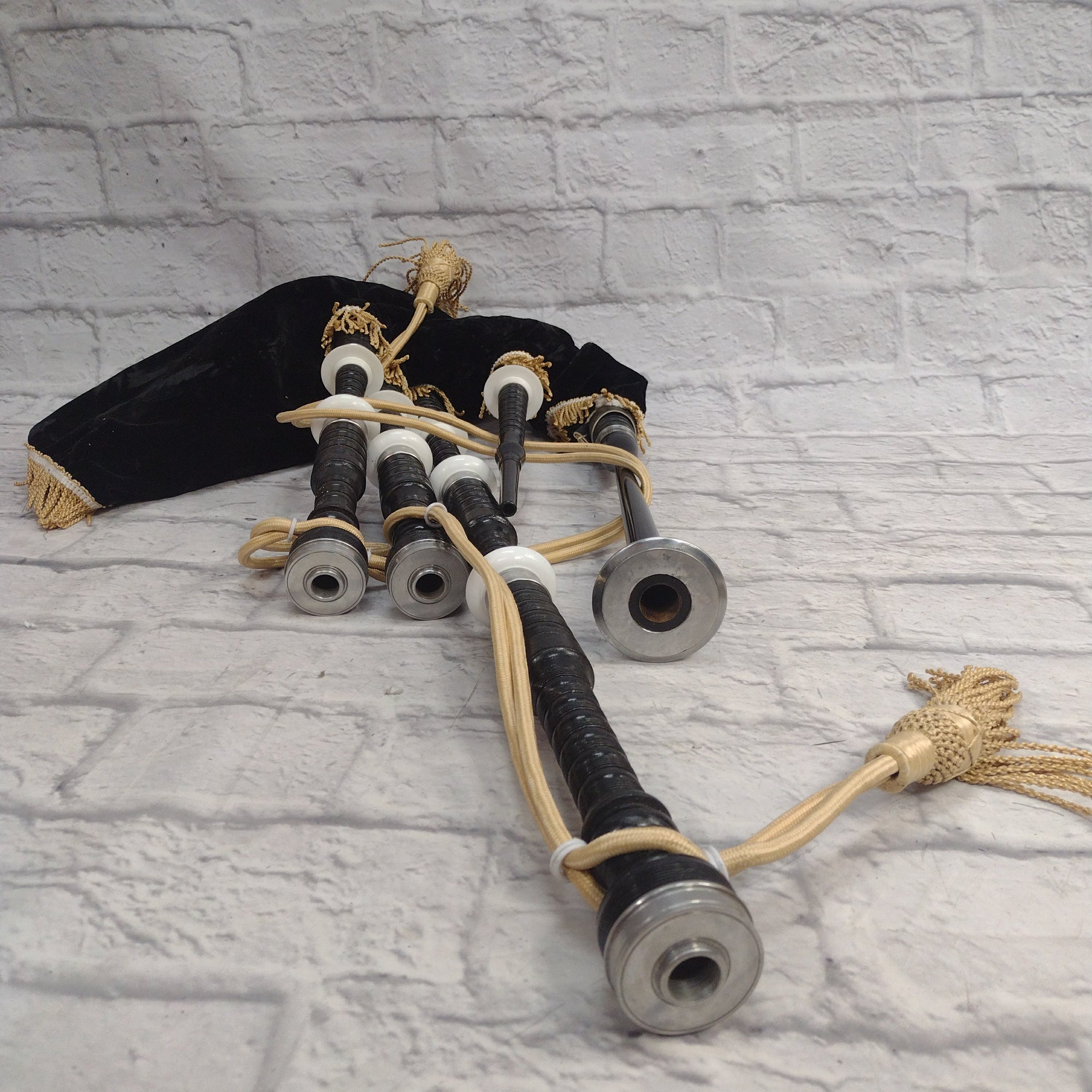 Unknown Bagpipe Set