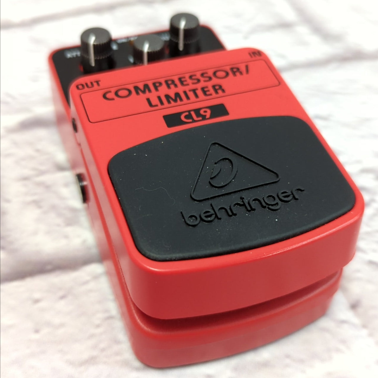 limiter guitar pedal Behringer CL9 Compressor Limiter Compression Pedal