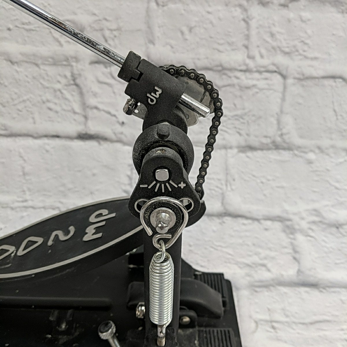 DW 2000 Single Kick Pedal