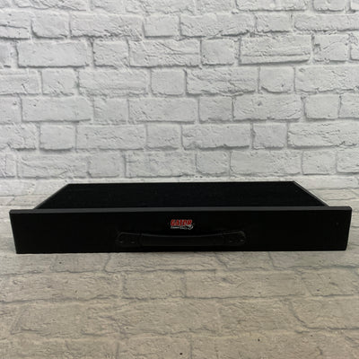 Gator Pro Size Pedalboard - 30"x16" Wood Pedalboard w/ Bag