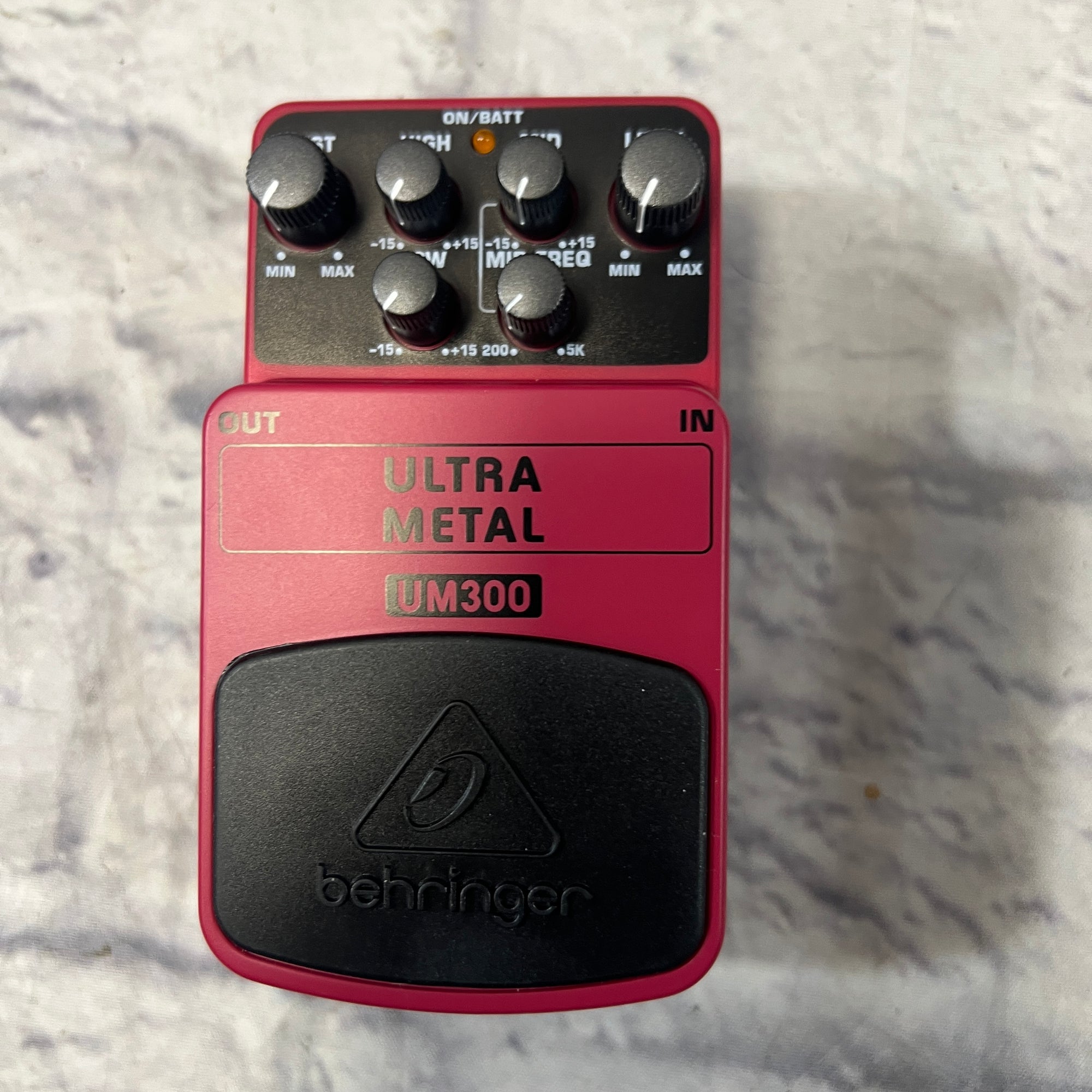 behringer metal pedal Behringer Ultra Metal UM300 Distortion Pedal