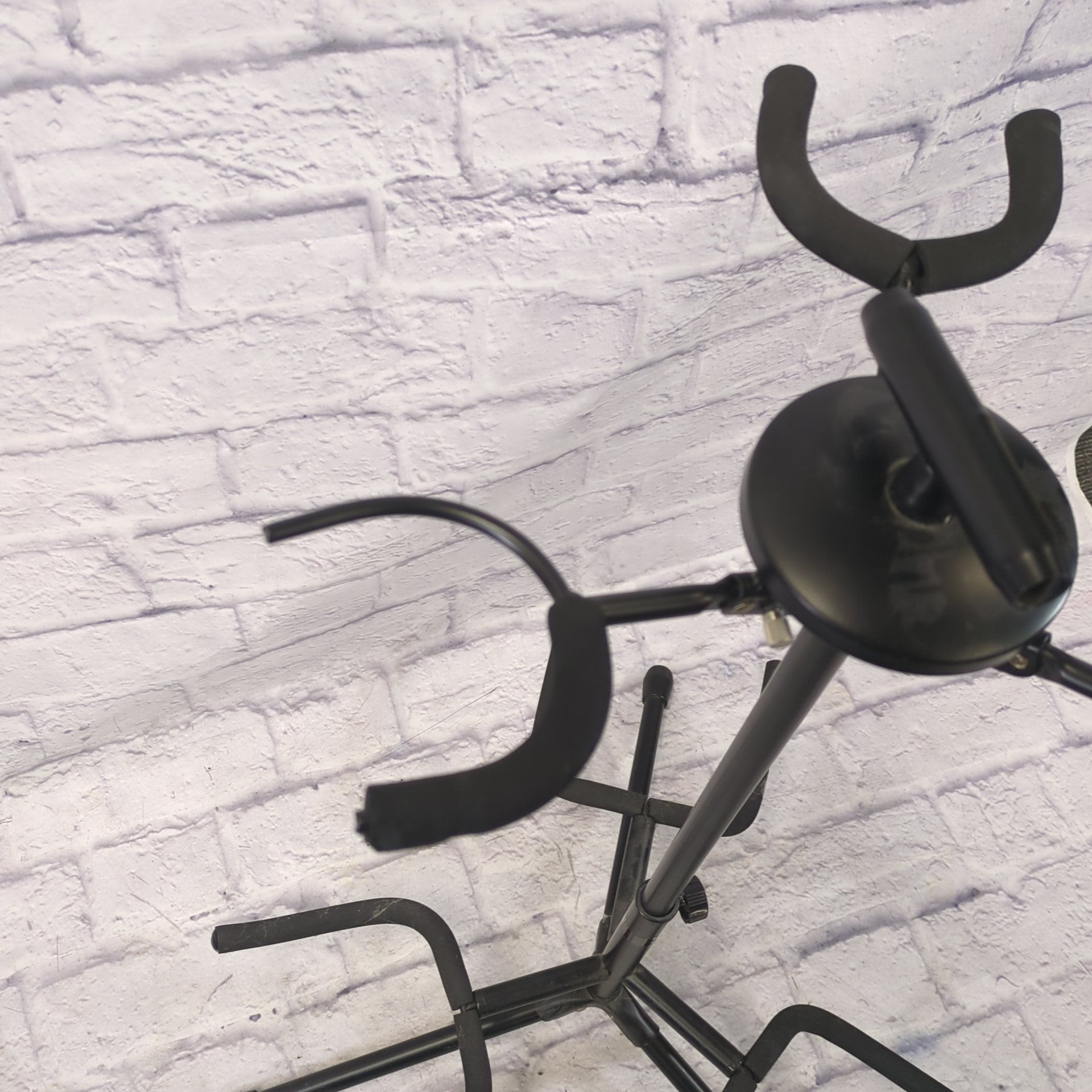 Unknown Triple Guitar Stand