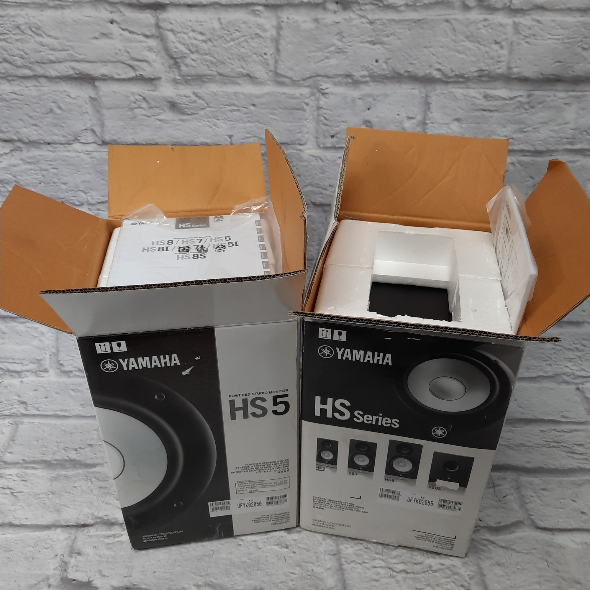 Yamaha HS5 Studio Monitor Pair - Evolution Music Yamaha HS5 Studio Monitor Pair - Evolution Music