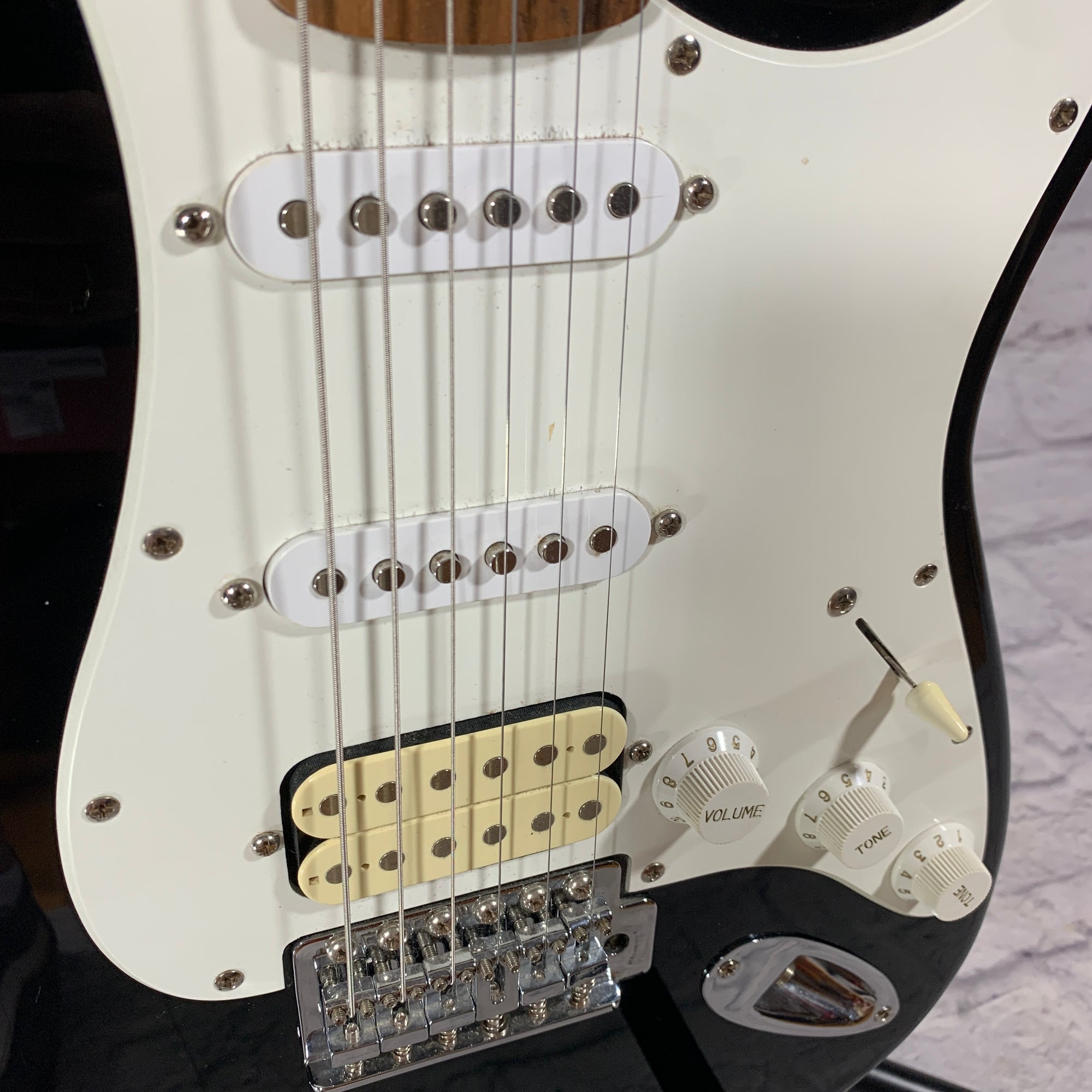Squier Affinity Black Stratocaster HSS
