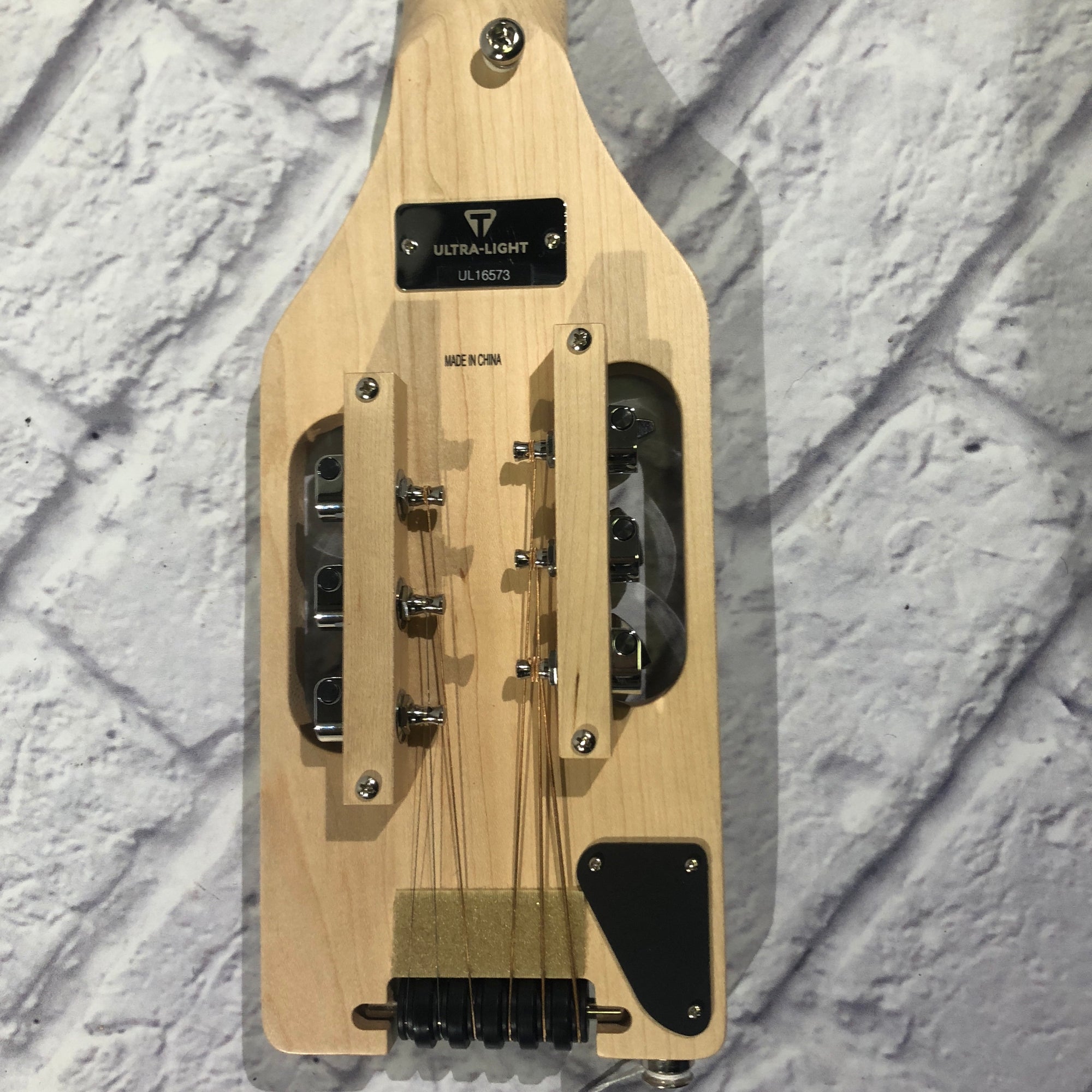 Traveler Ultralight Acoustic Guitar w Pickup