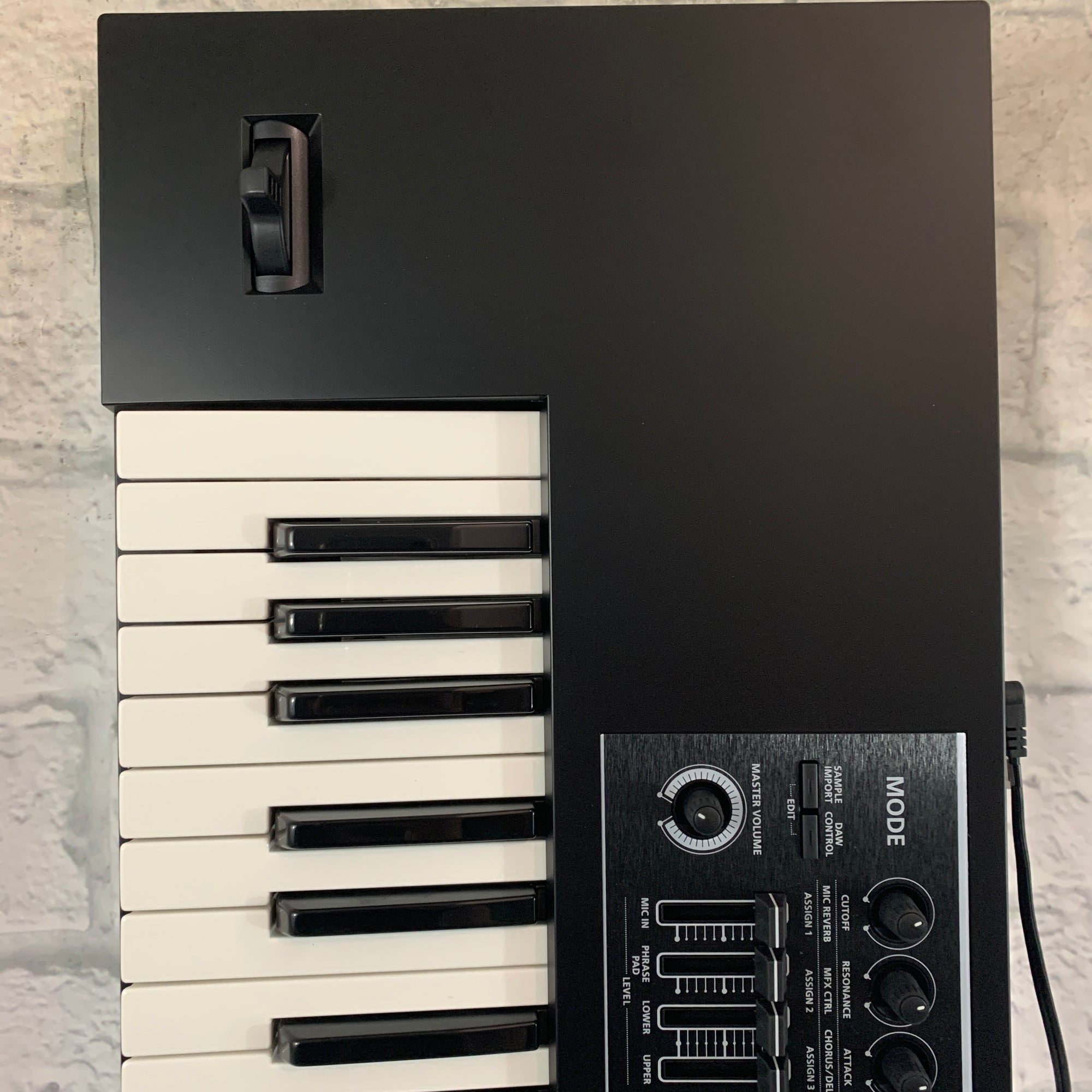 Roland Juno-DS76 76-Key Digital Synthesizer