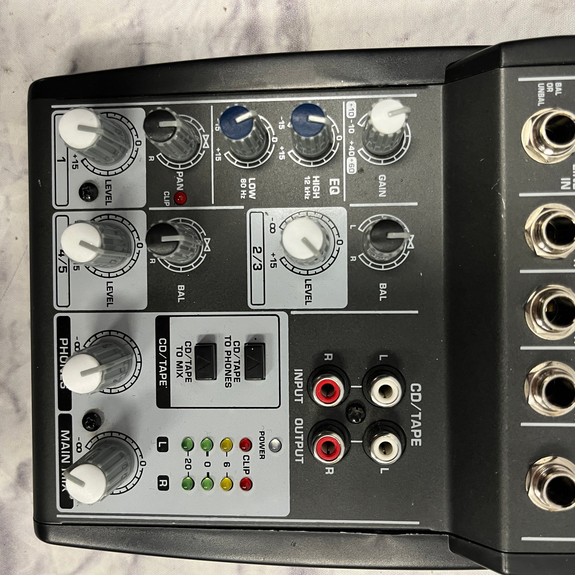 Behringer 5 input Xenyx502 Mixer