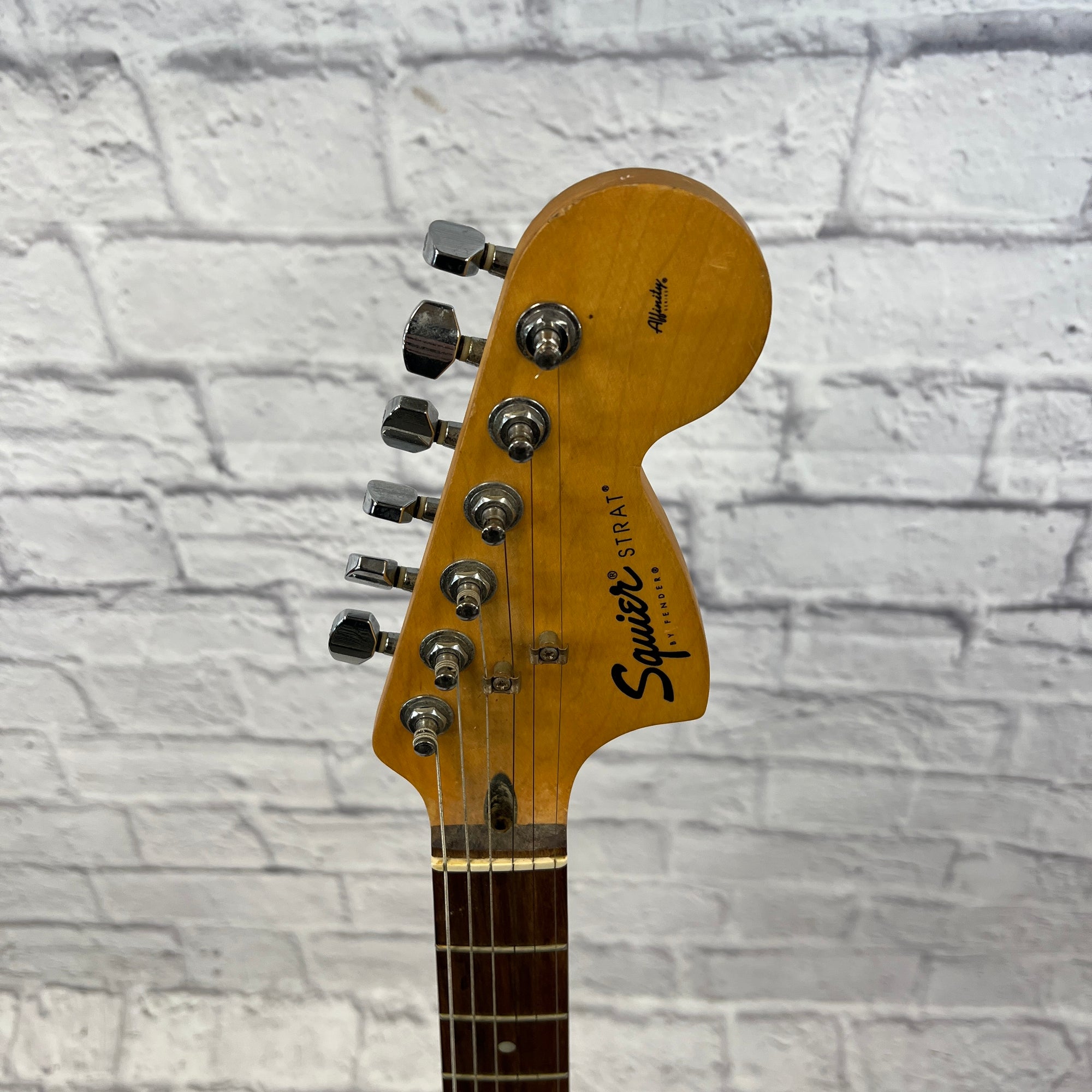 Squier Affinity Stratocaster Electric Guitar Black Squier Affinity Stratocaster Electric Guitar Black