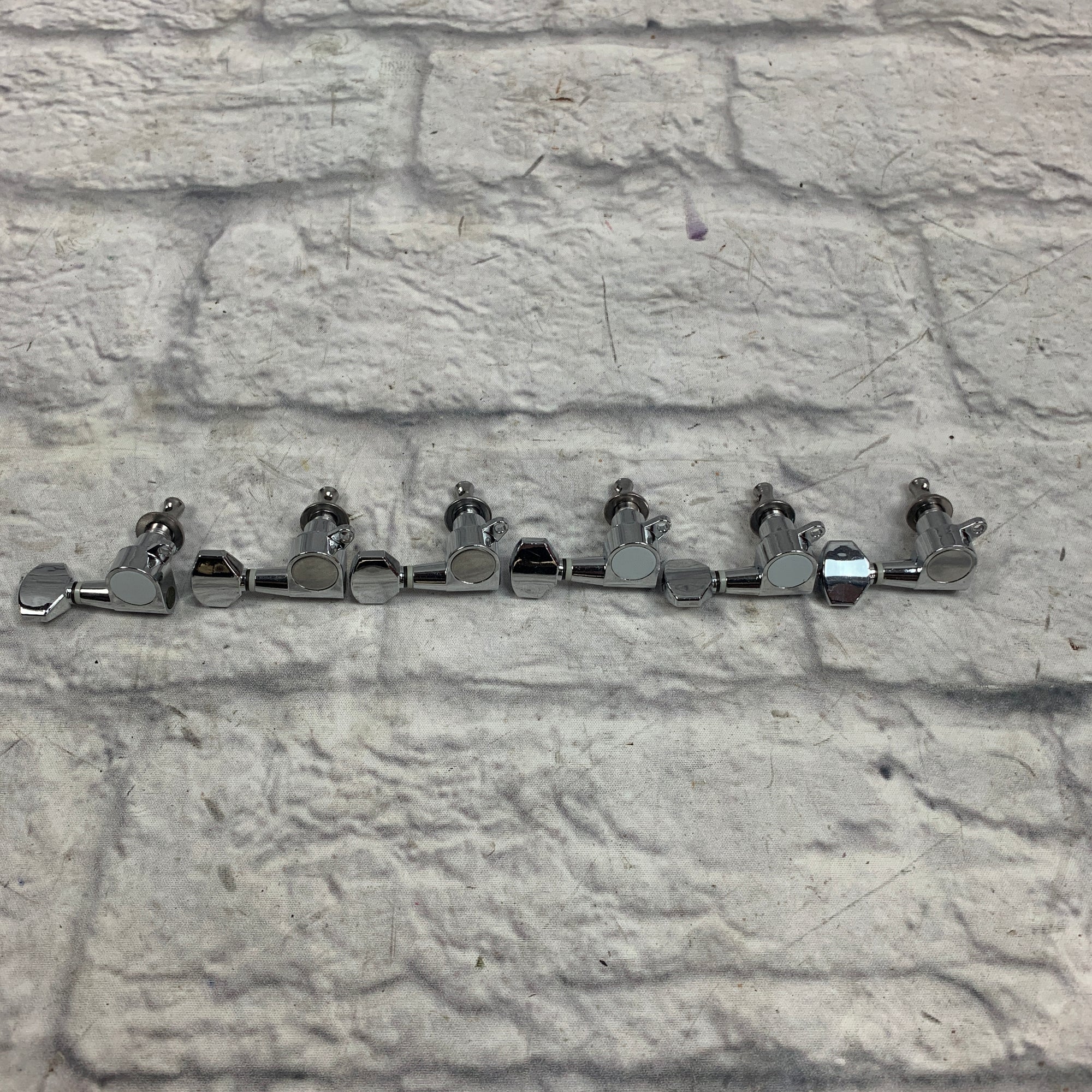 Unknown Electric Guitar Tuning Machines