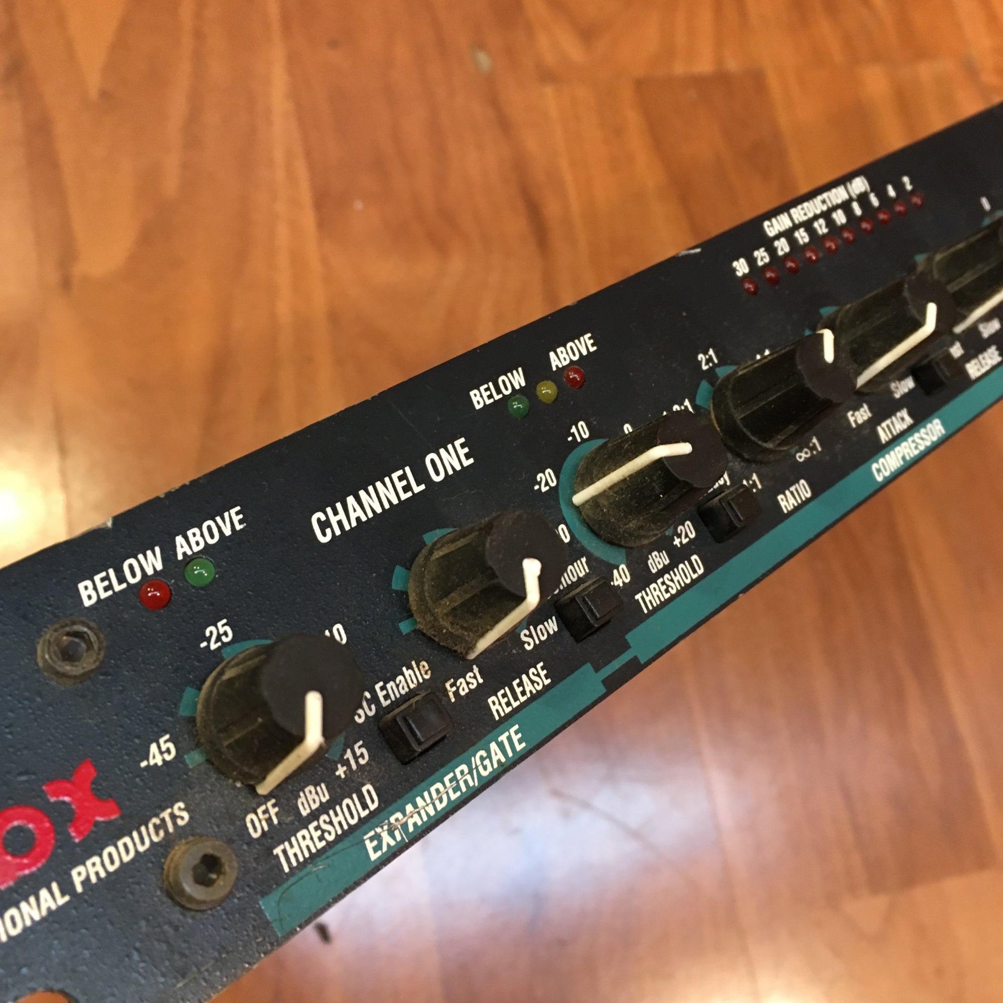 DBX 166XL Stereo Compressor Limiter