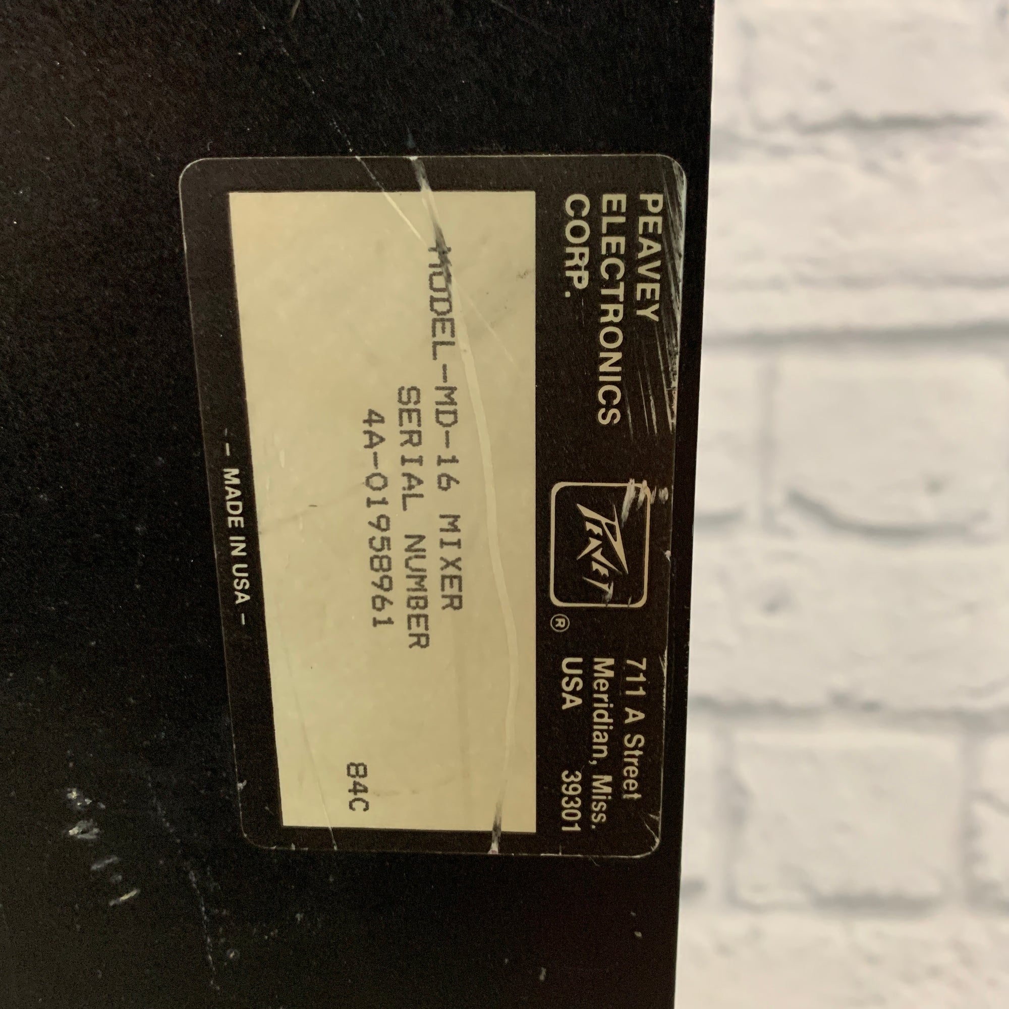 Peavey 16-Channel MD-16 Powered Mixer Console - Evolution Music