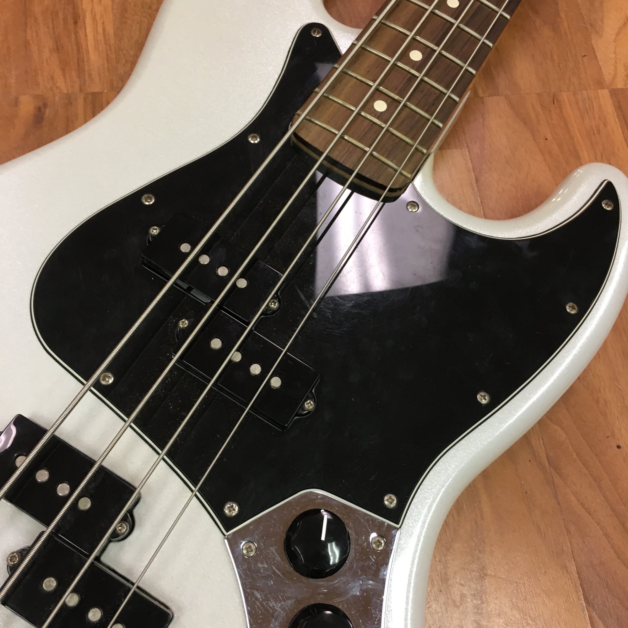 Fender Blacktop Jazz Bass w Precision Pickups Evolution Music