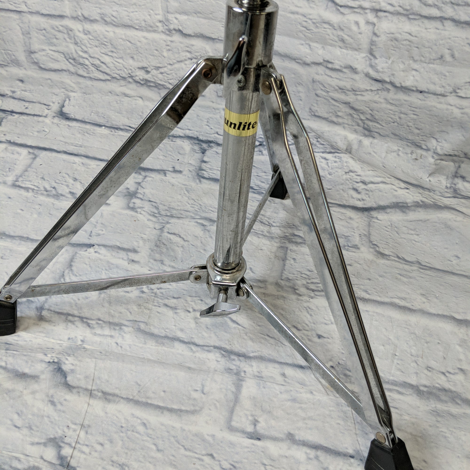 Sunlite drum throne
